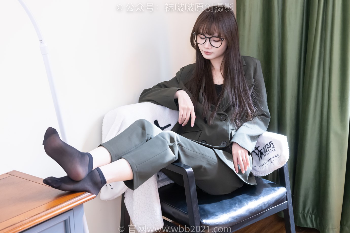 图片[67]-[BoBoSocks袜啵啵]NO.529 甜甜圈-高跟鞋、短黑丝、裸足、半蹲半脱袜子剧情[118P] – 速更版-美库