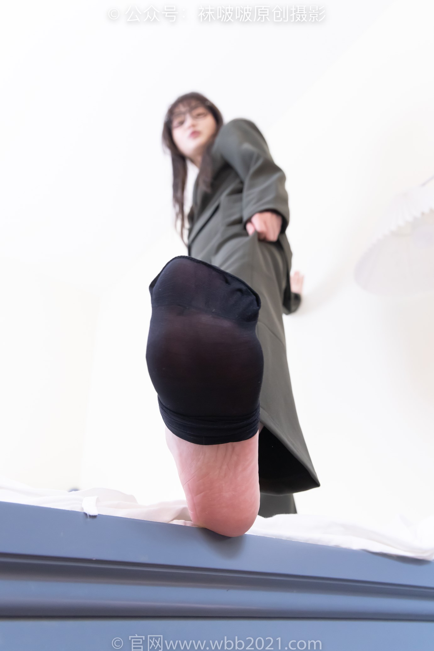 图片[82]-[BoBoSocks袜啵啵]NO.529 甜甜圈-高跟鞋、短黑丝、裸足、半蹲半脱袜子剧情[118P] – 速更版-美库