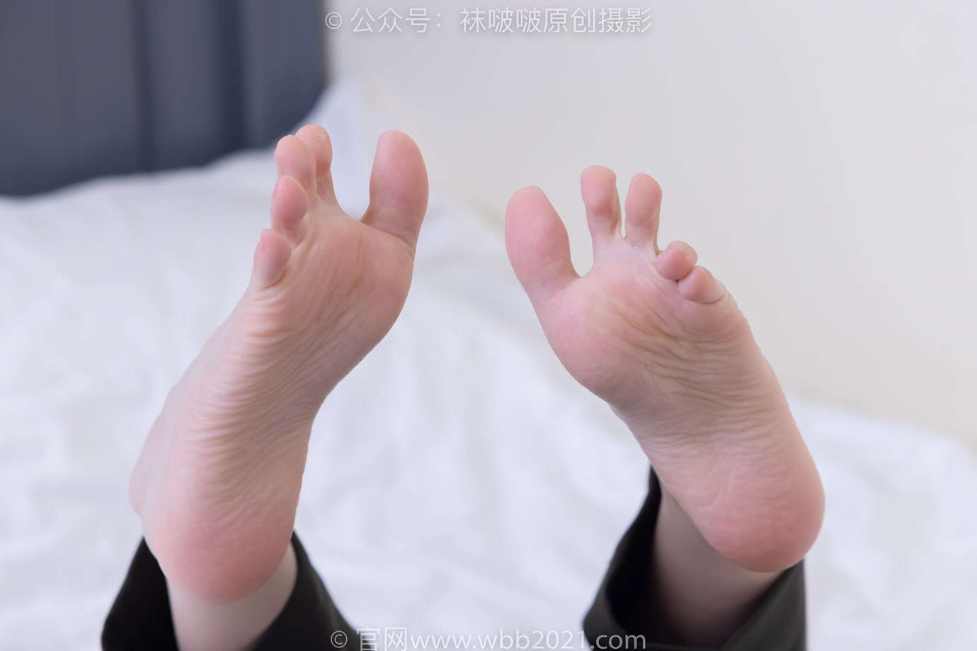 图片[111]-[BoBoSocks袜啵啵]NO.529 甜甜圈-高跟鞋、短黑丝、裸足、半蹲半脱袜子剧情[118P] – 速更版-美库