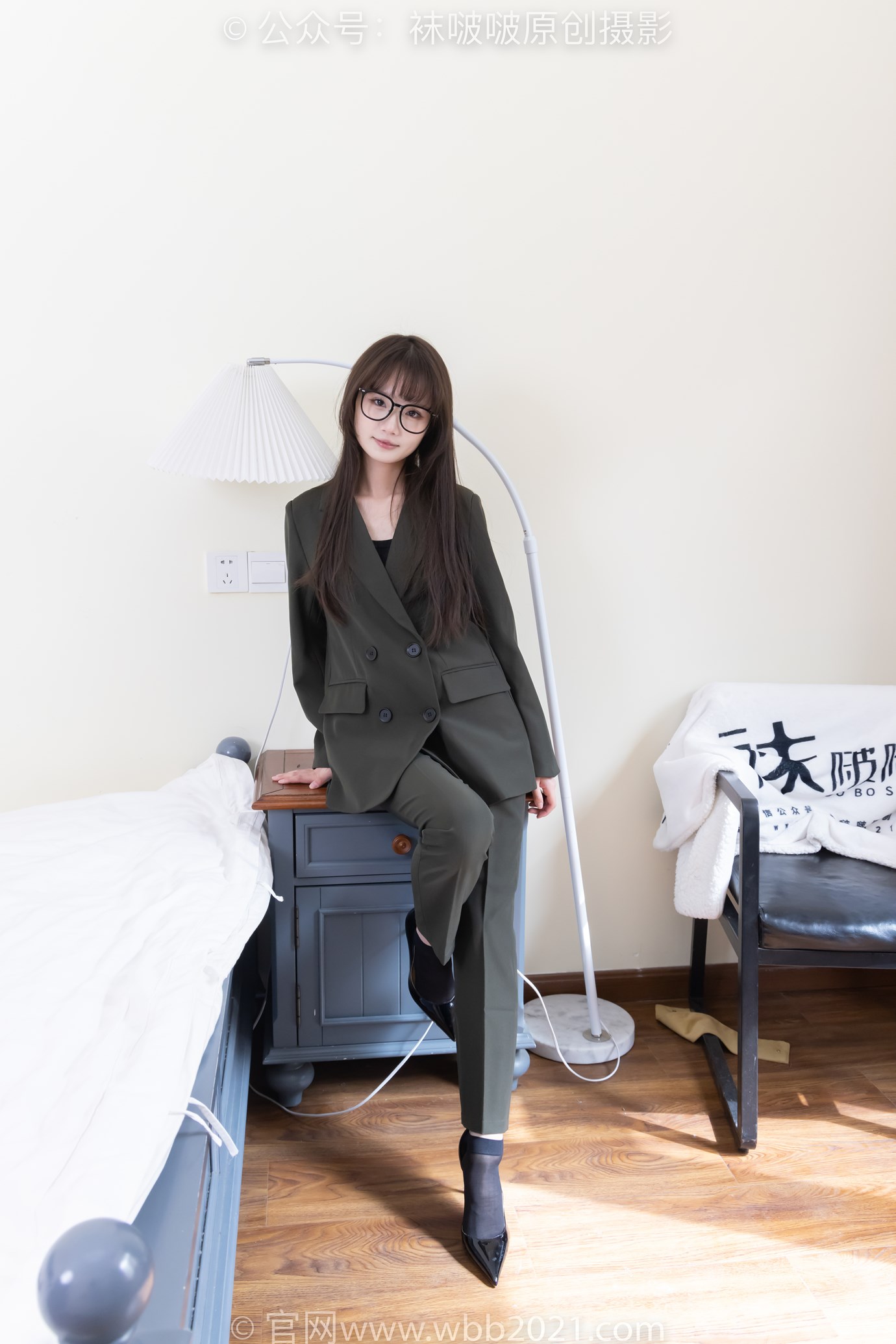 图片[118]-[BoBoSocks袜啵啵]NO.529 甜甜圈-高跟鞋、短黑丝、裸足、半蹲半脱袜子剧情[118P] – 速更版-美库