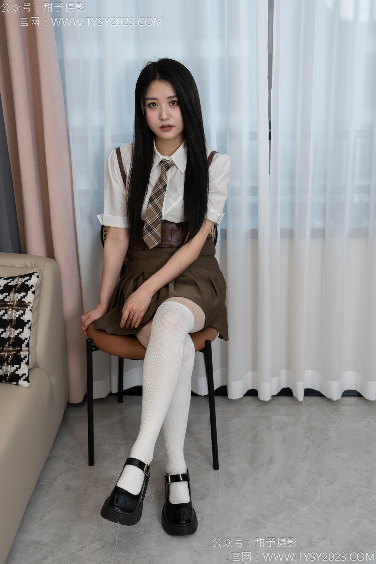 图片[25]-甜予摄影 NO.150 澜澜-皮鞋、大腿袜、小腿袜、波点白丝袜[131P] – 速更版-美库