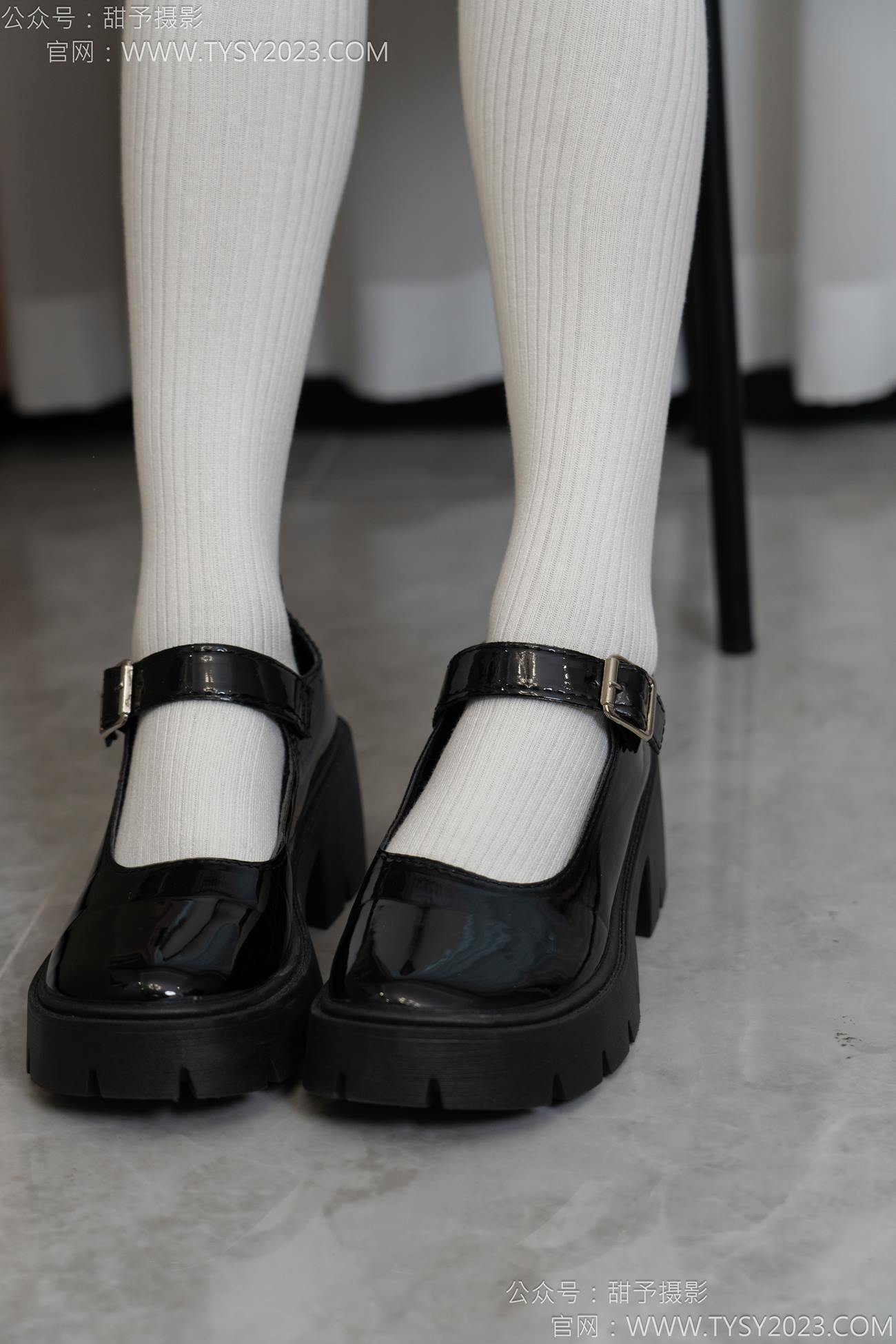 图片[35]-甜予摄影 NO.150 澜澜-皮鞋、大腿袜、小腿袜、波点白丝袜[131P] – 速更版-美库