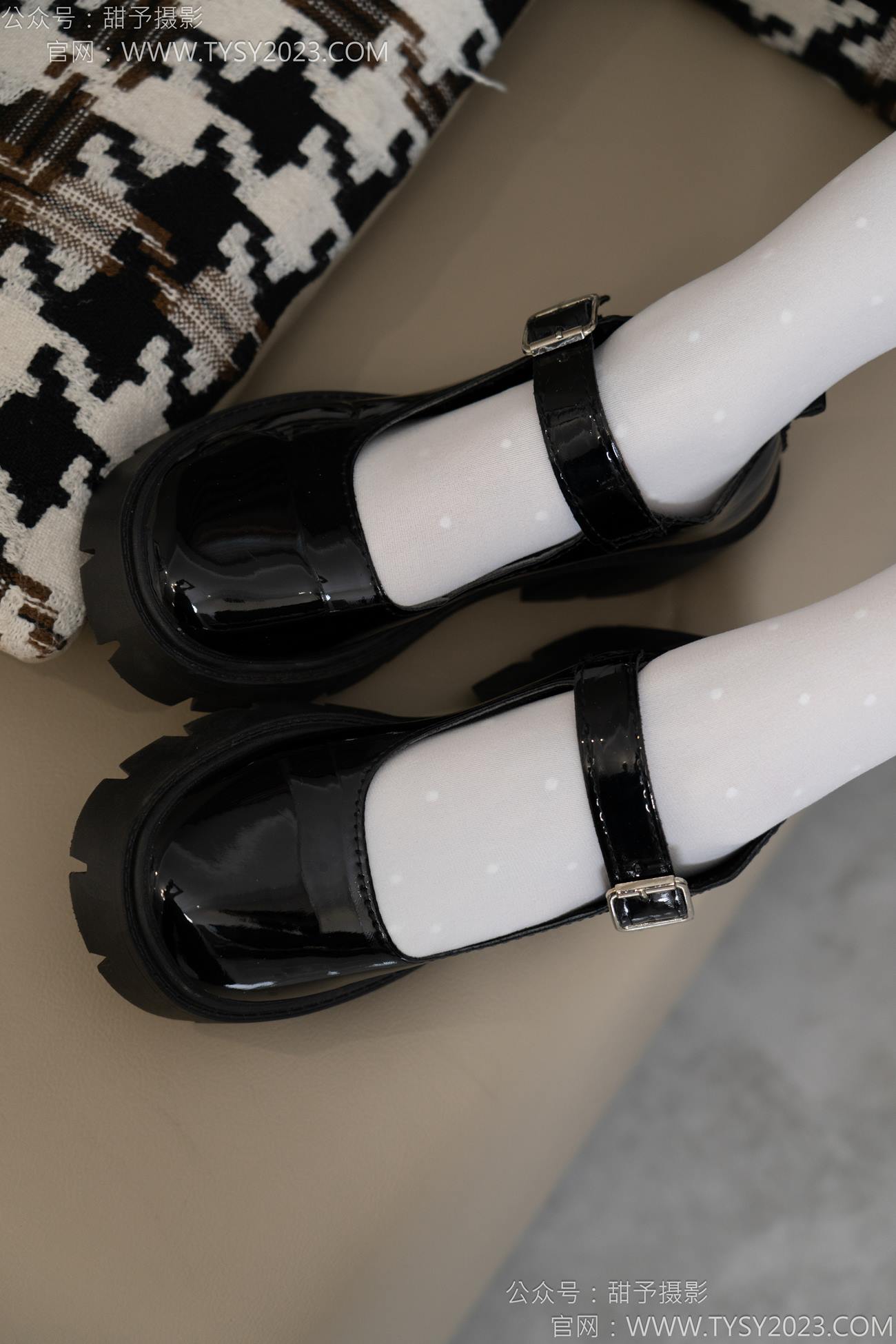 图片[40]-甜予摄影 NO.150 澜澜-皮鞋、大腿袜、小腿袜、波点白丝袜[131P] – 速更版-美库