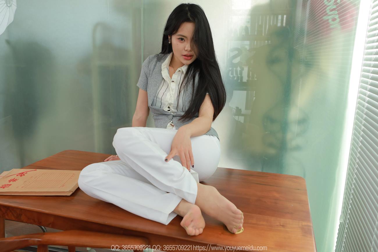 图片[33]-[IESS异思趣向] 2025.04.23 丝享家2035：兔兔《白色裤里丝》[72P] – 速更版-美库