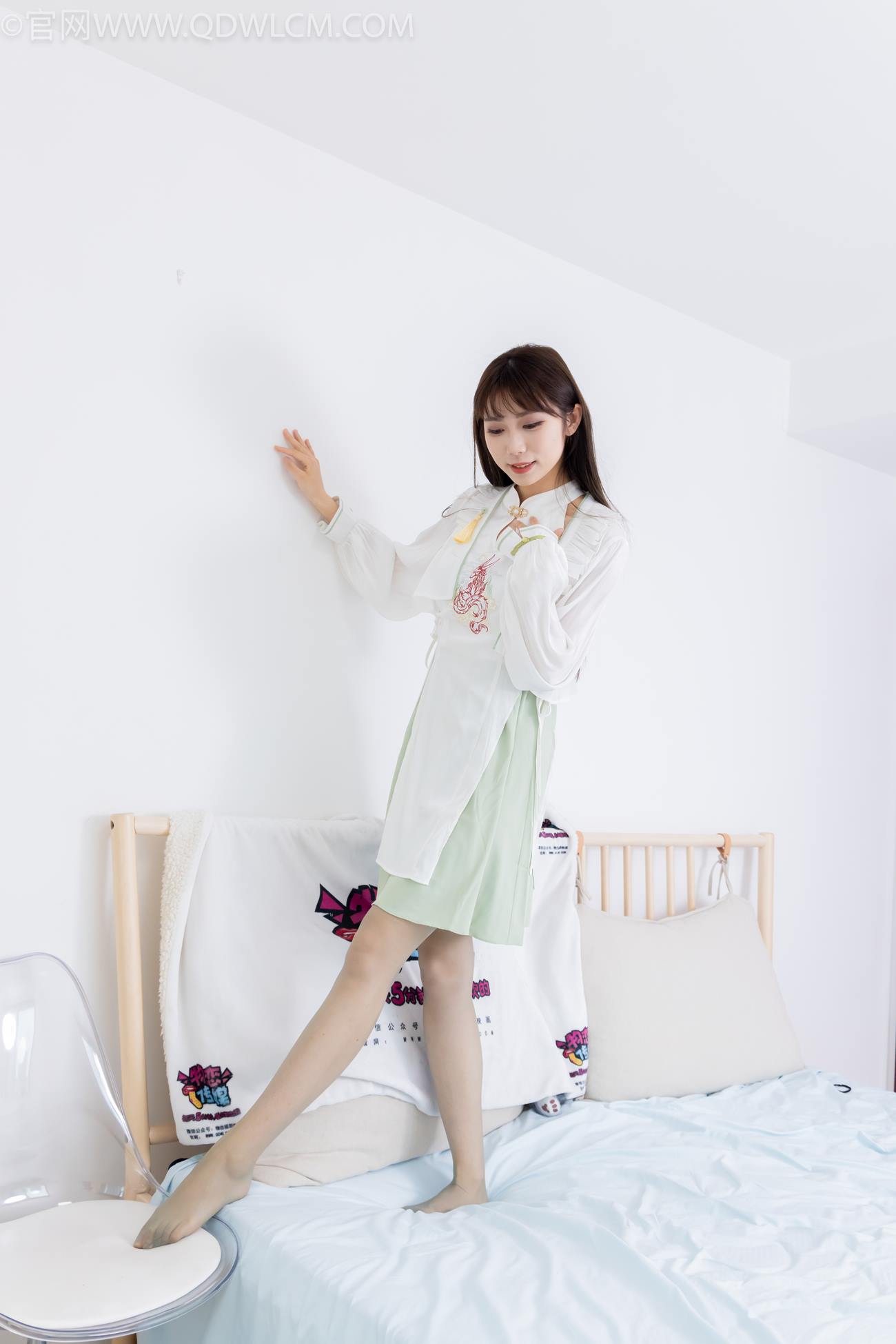 图片[123]-物恋传媒 NO.2323 泡泡-汉服、平底鞋、过膝丝袜[153P] – 速更版-美库