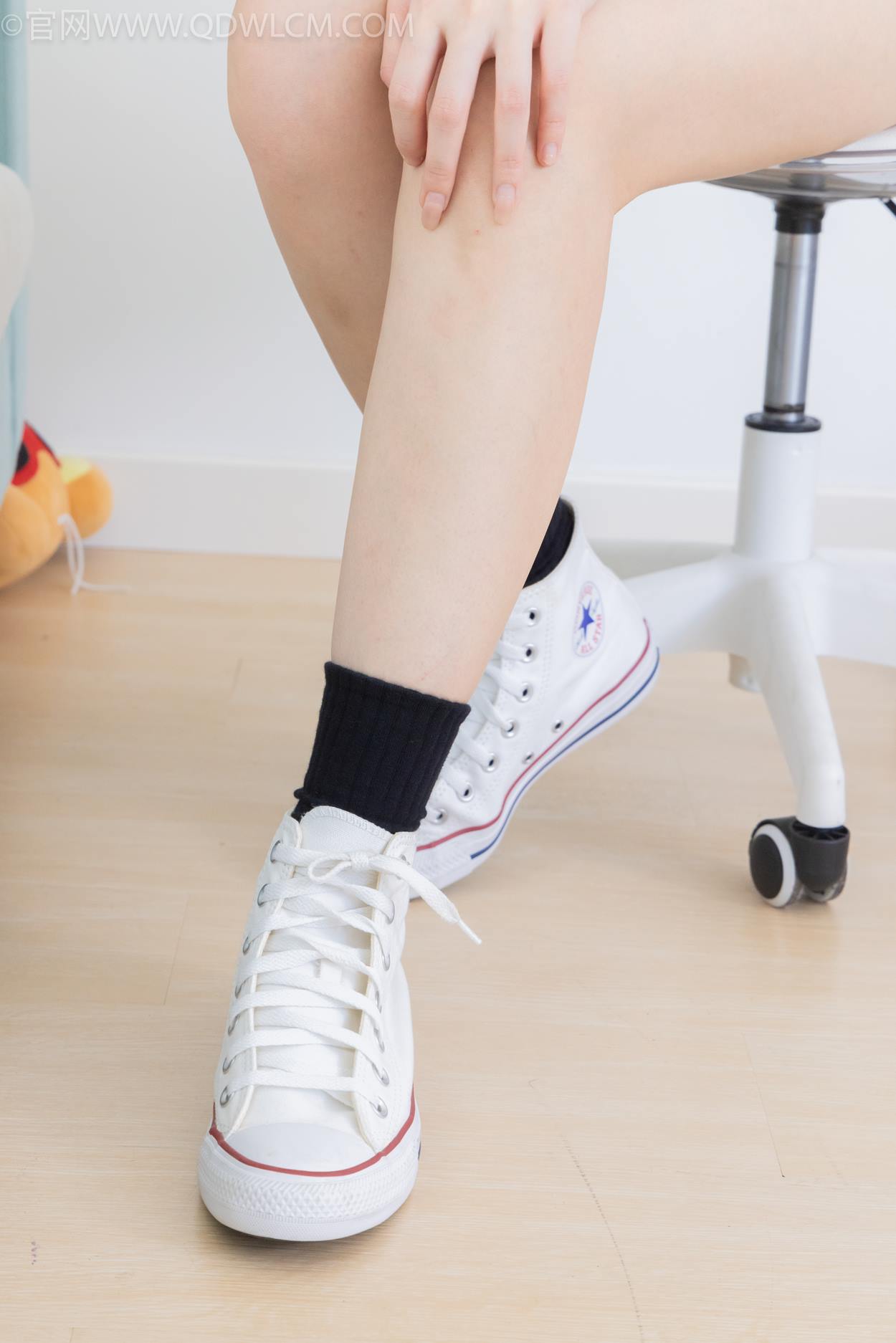 图片[91]-物恋传媒 NO.2324 小竹-匡威帆布鞋、白棉袜、黑棉袜[94P] – 速更版-美库