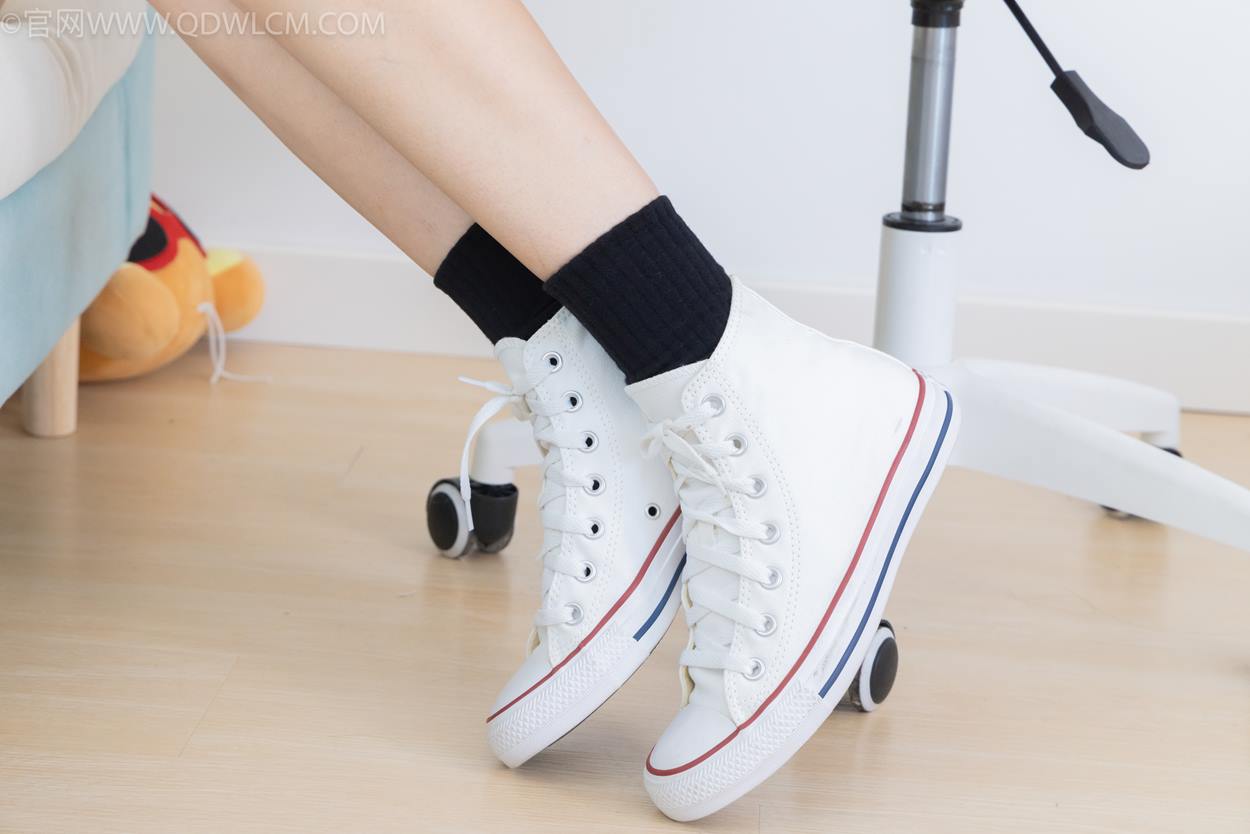 图片[92]-物恋传媒 NO.2324 小竹-匡威帆布鞋、白棉袜、黑棉袜[94P] – 速更版-美库