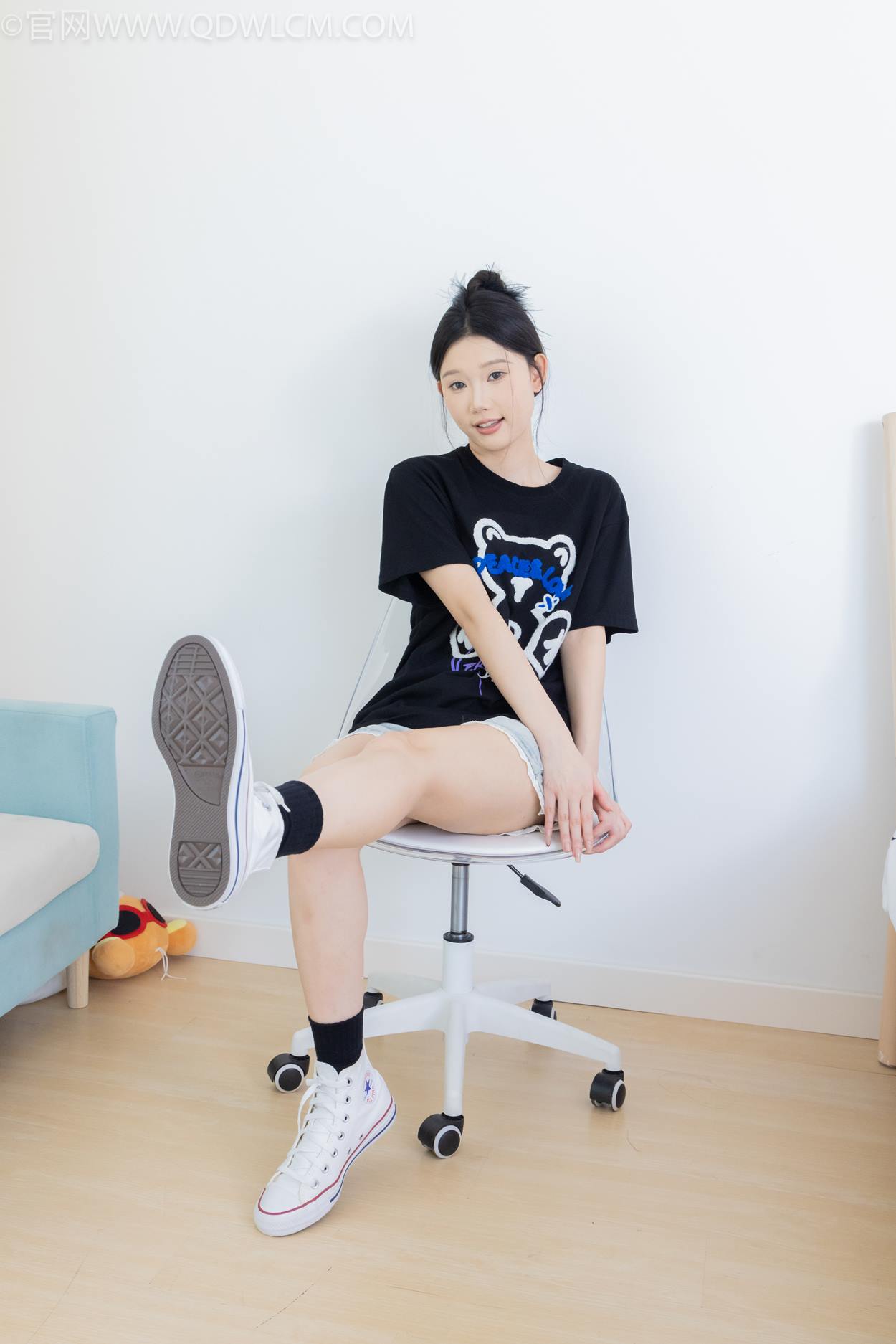 图片[95]-物恋传媒 NO.2324 小竹-匡威帆布鞋、白棉袜、黑棉袜[94P] – 速更版-美库