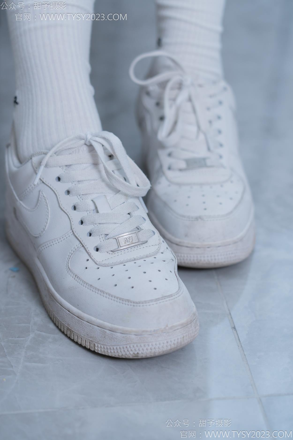 图片[26]-甜予摄影 NO.152 咻咻-板鞋、白棉袜、薄肉丝[130P] – 速更版-美库