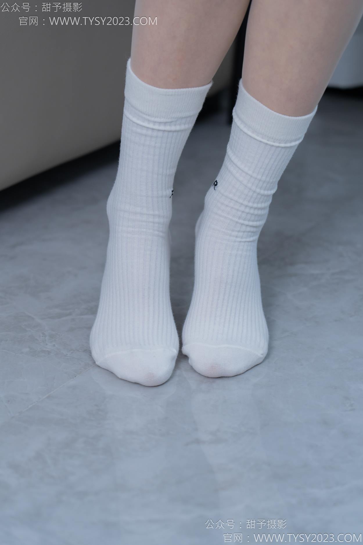 图片[35]-甜予摄影 NO.152 咻咻-板鞋、白棉袜、薄肉丝[130P] – 速更版-美库