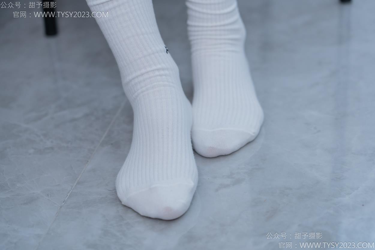 图片[38]-甜予摄影 NO.152 咻咻-板鞋、白棉袜、薄肉丝[130P] – 速更版-美库