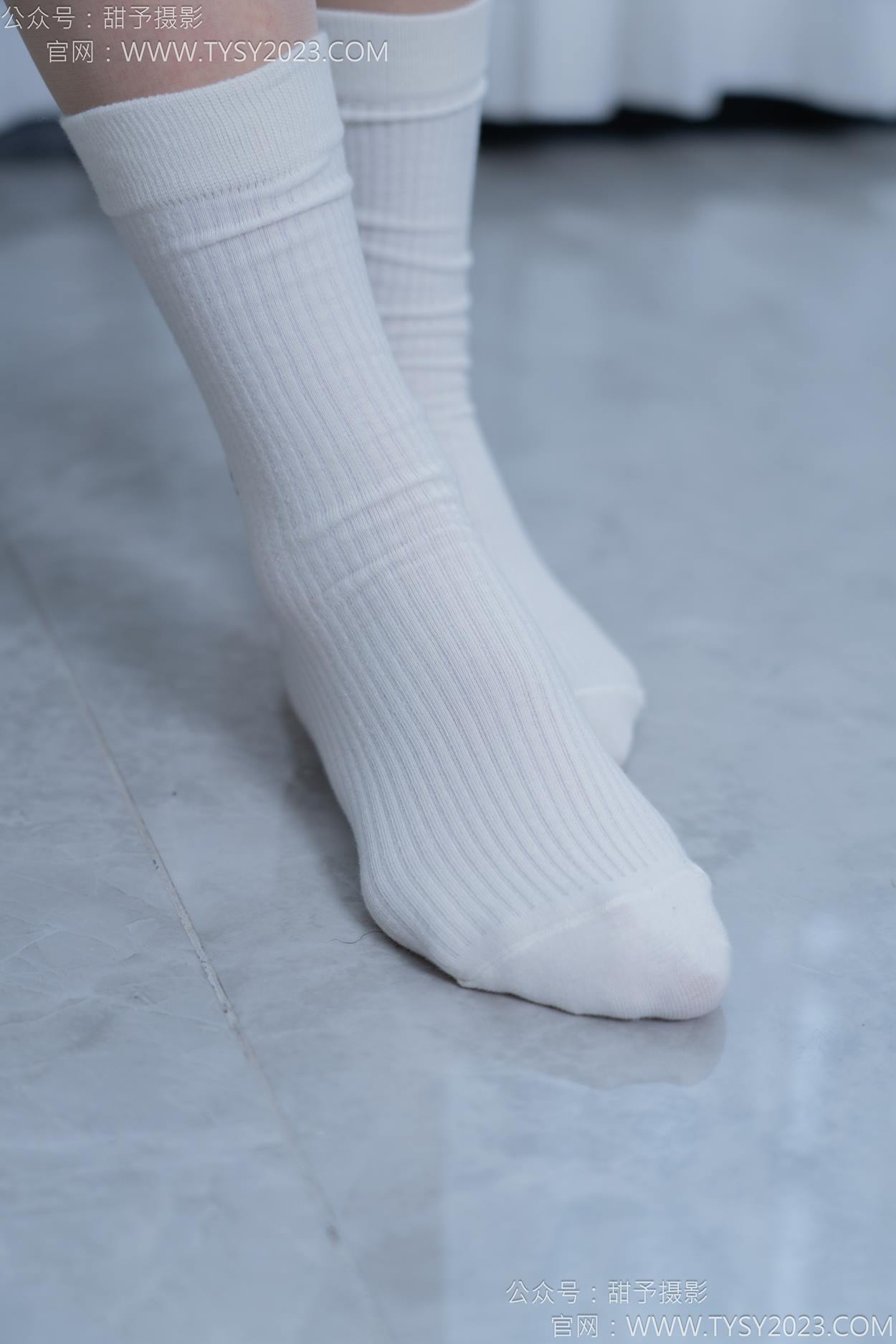 图片[41]-甜予摄影 NO.152 咻咻-板鞋、白棉袜、薄肉丝[130P] – 速更版-美库