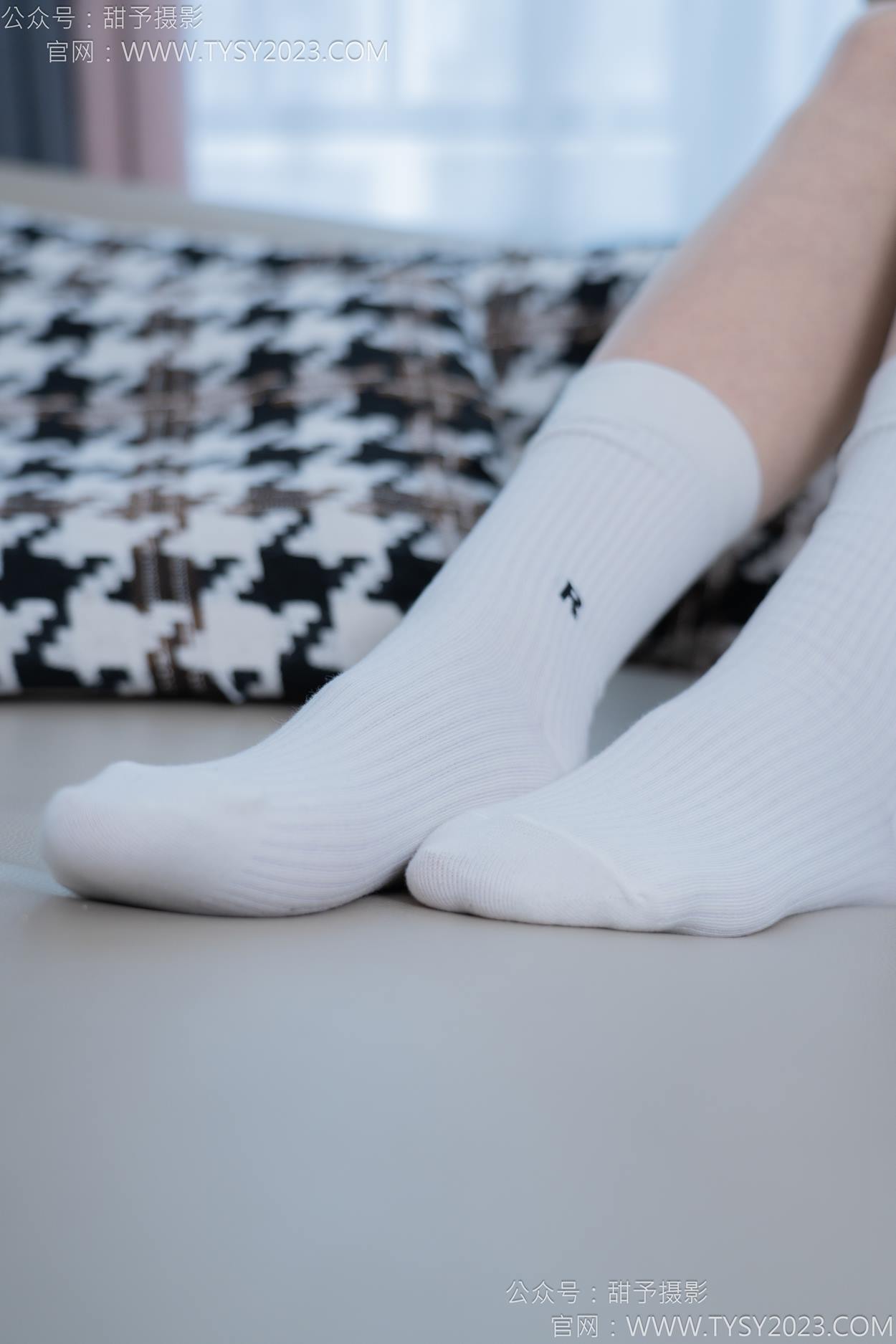图片[52]-甜予摄影 NO.152 咻咻-板鞋、白棉袜、薄肉丝[130P] – 速更版-美库