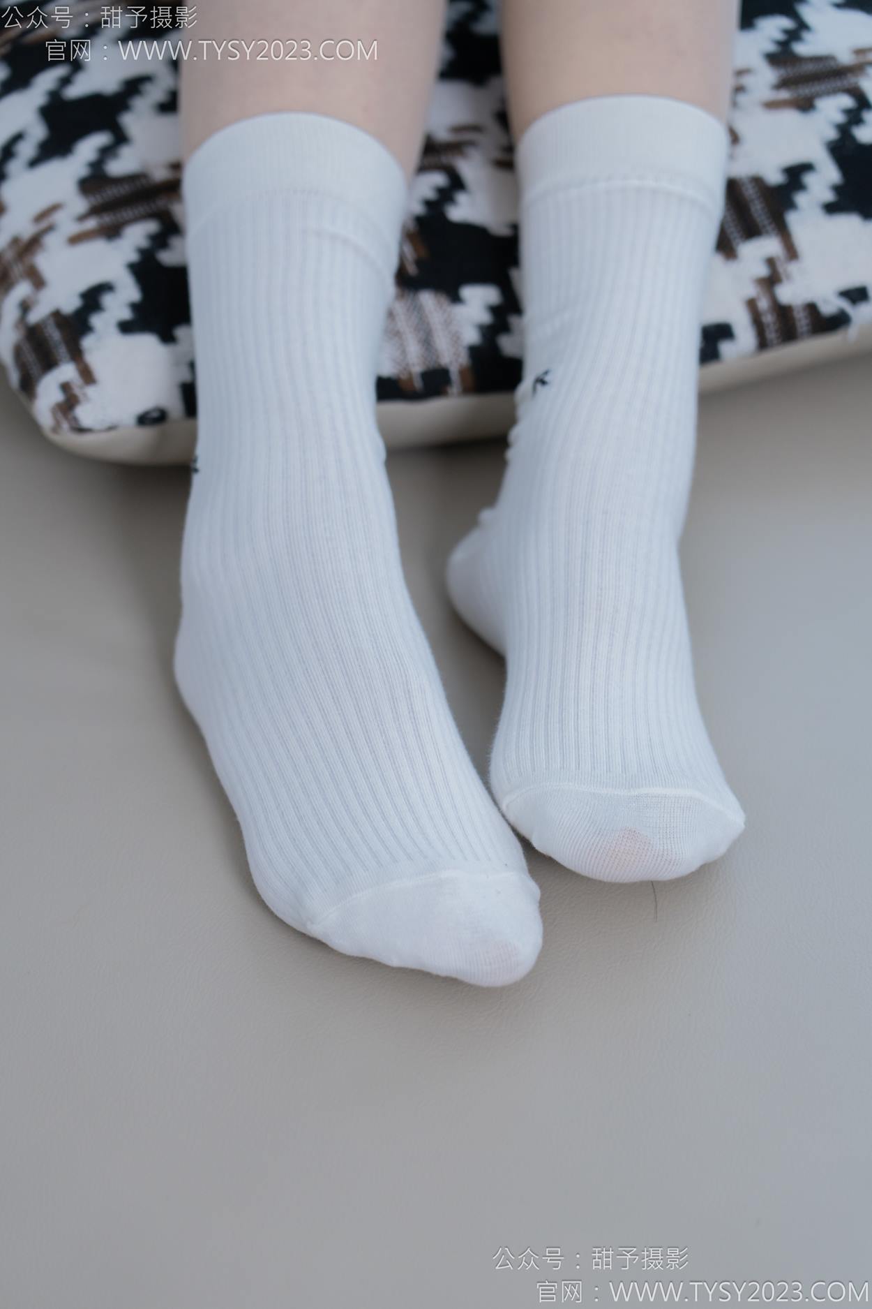 图片[64]-甜予摄影 NO.152 咻咻-板鞋、白棉袜、薄肉丝[130P] – 速更版-美库