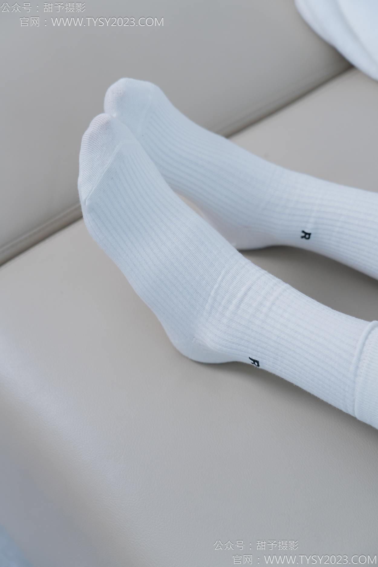 图片[77]-甜予摄影 NO.152 咻咻-板鞋、白棉袜、薄肉丝[130P] – 速更版-美库