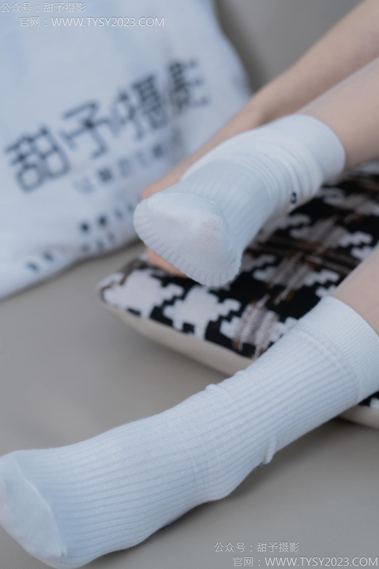 图片[79]-甜予摄影 NO.152 咻咻-板鞋、白棉袜、薄肉丝[130P] – 速更版-美库