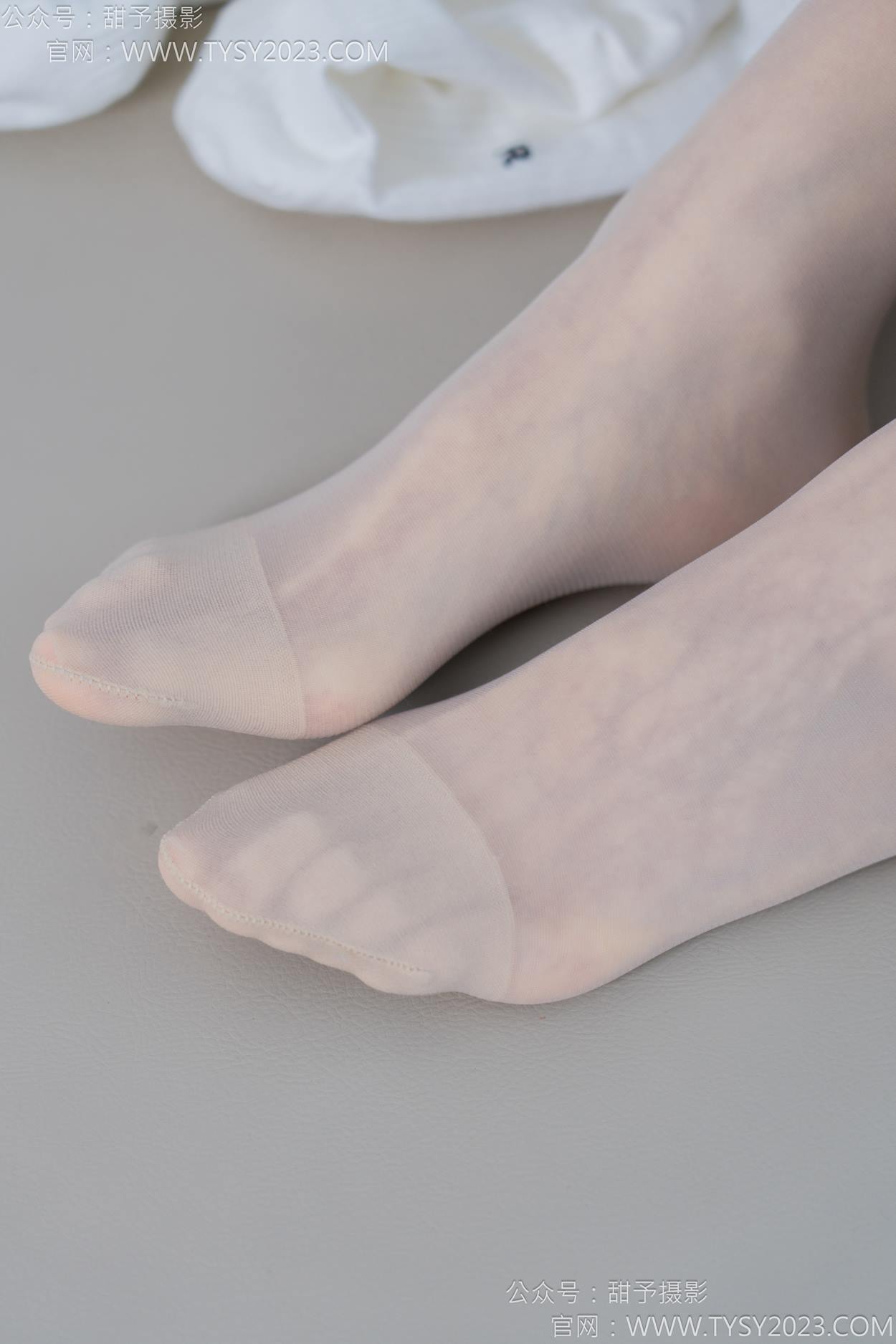 图片[104]-甜予摄影 NO.152 咻咻-板鞋、白棉袜、薄肉丝[130P] – 速更版-美库
