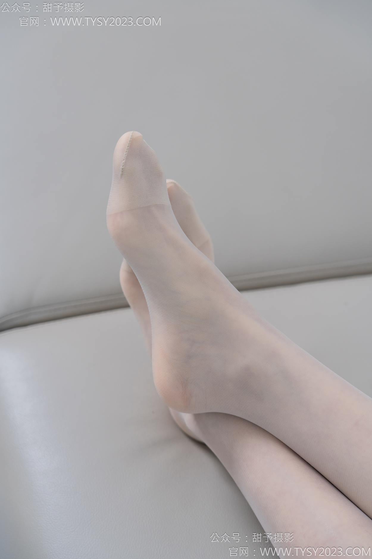 图片[113]-甜予摄影 NO.152 咻咻-板鞋、白棉袜、薄肉丝[130P] – 速更版-美库