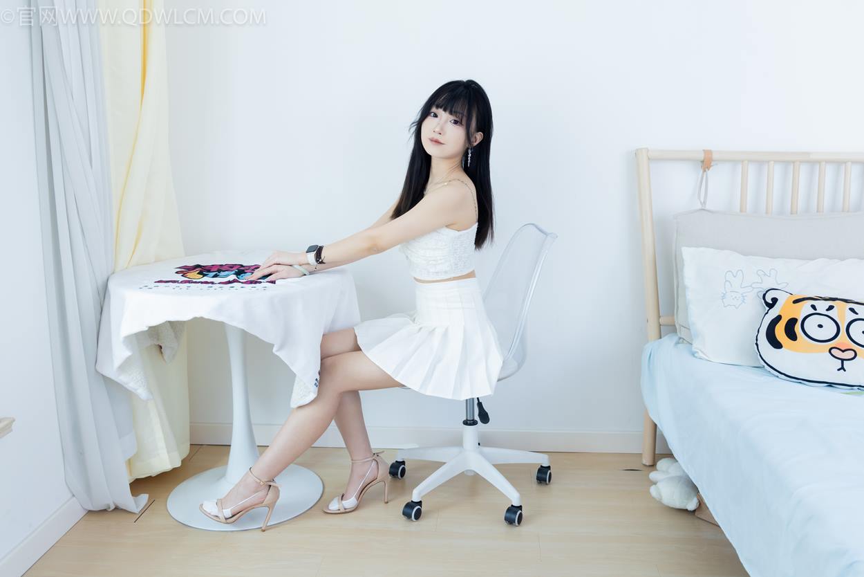 图片[10]-物恋传媒 NO.2325 嘟嘟-透明高跟鞋、高跟凉鞋、白船袜、裸足[156P] – 速更版-美库