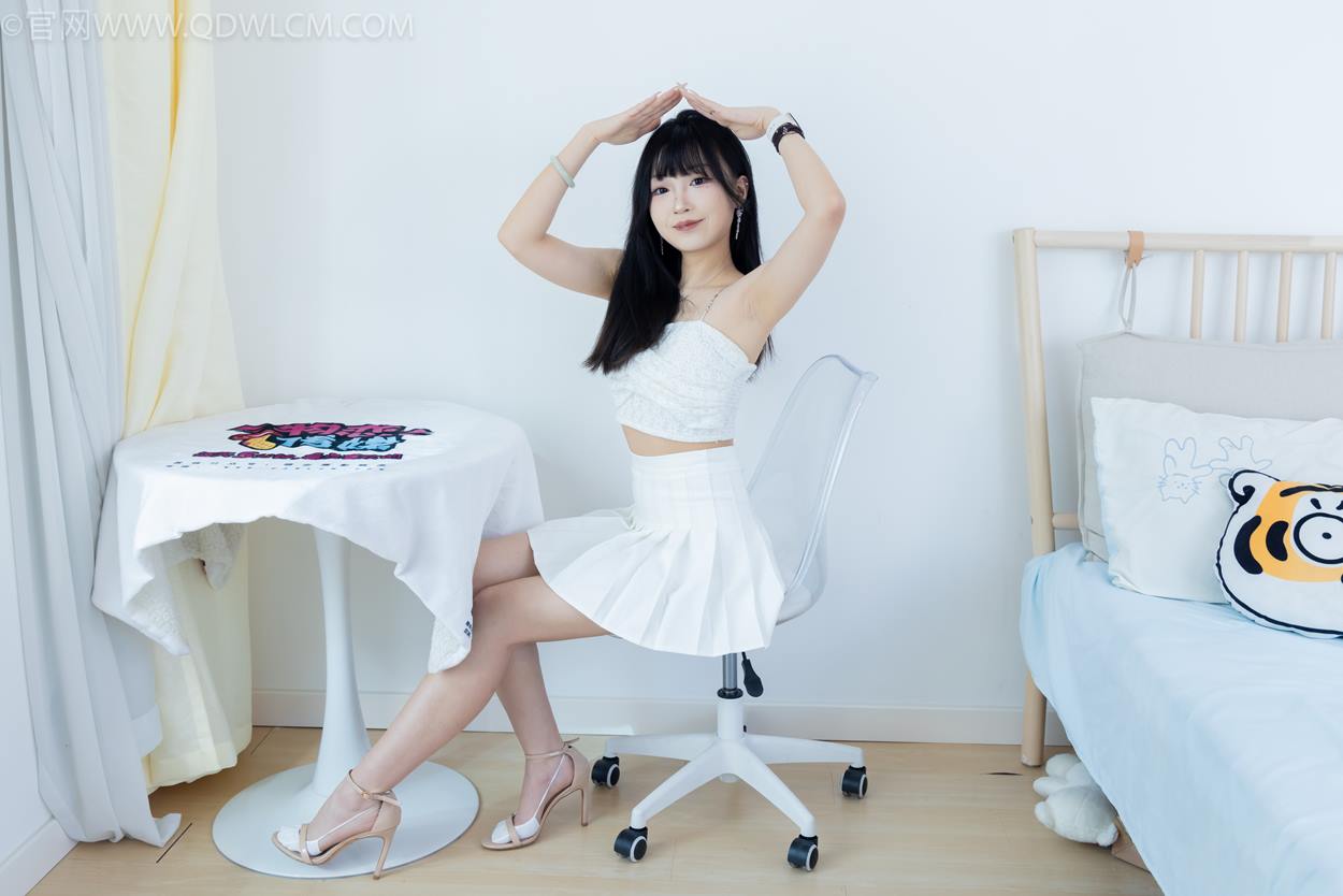 图片[13]-物恋传媒 NO.2325 嘟嘟-透明高跟鞋、高跟凉鞋、白船袜、裸足[156P] – 速更版-美库