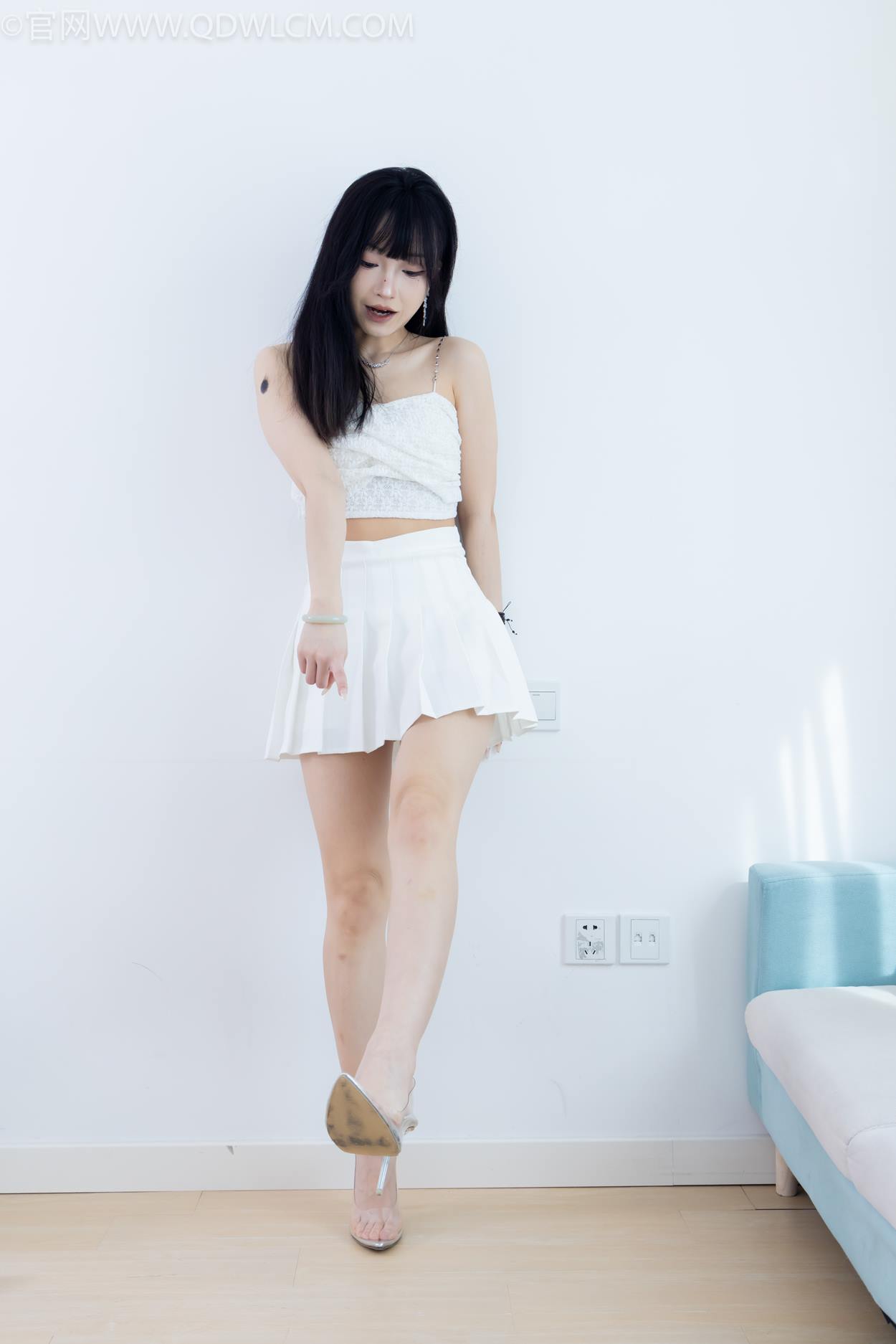 图片[70]-物恋传媒 NO.2325 嘟嘟-透明高跟鞋、高跟凉鞋、白船袜、裸足[156P] – 速更版-美库