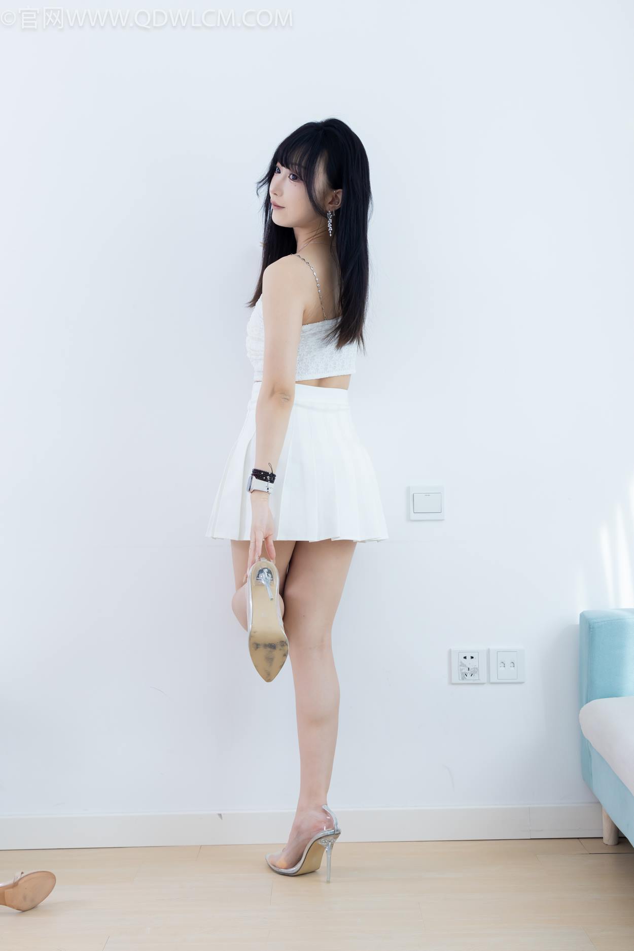 图片[76]-物恋传媒 NO.2325 嘟嘟-透明高跟鞋、高跟凉鞋、白船袜、裸足[156P] – 速更版-美库