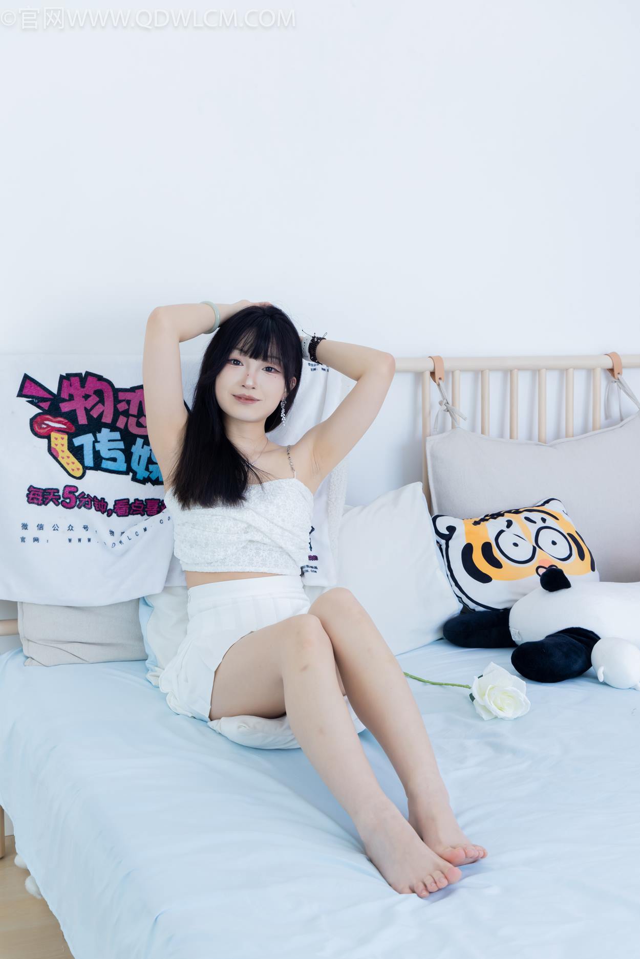 图片[96]-物恋传媒 NO.2325 嘟嘟-透明高跟鞋、高跟凉鞋、白船袜、裸足[156P] – 速更版-美库