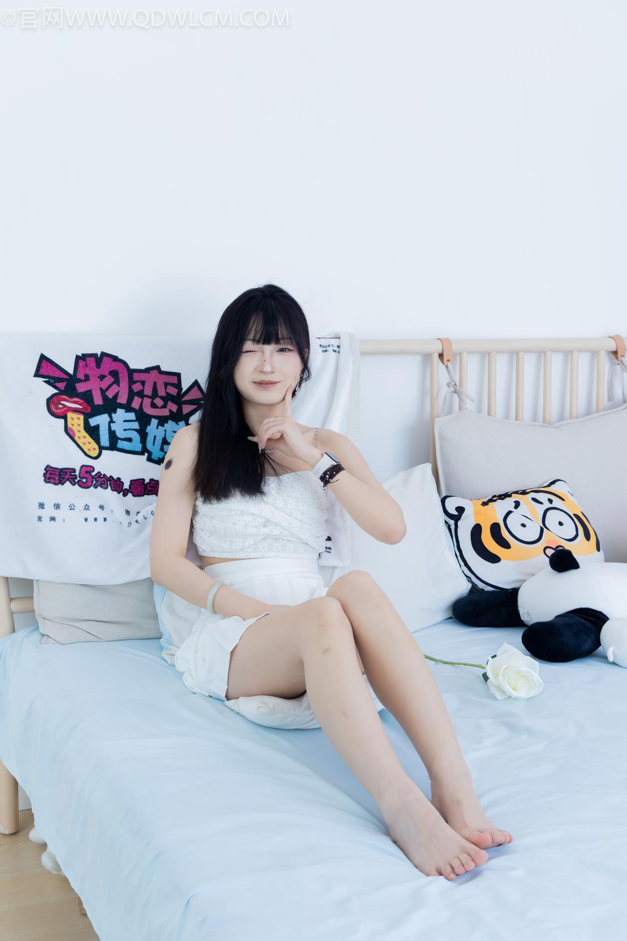 图片[98]-物恋传媒 NO.2325 嘟嘟-透明高跟鞋、高跟凉鞋、白船袜、裸足[156P] – 速更版-美库