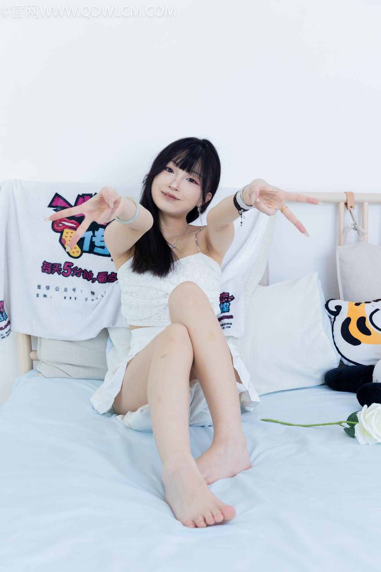 图片[107]-物恋传媒 NO.2325 嘟嘟-透明高跟鞋、高跟凉鞋、白船袜、裸足[156P] – 速更版-美库