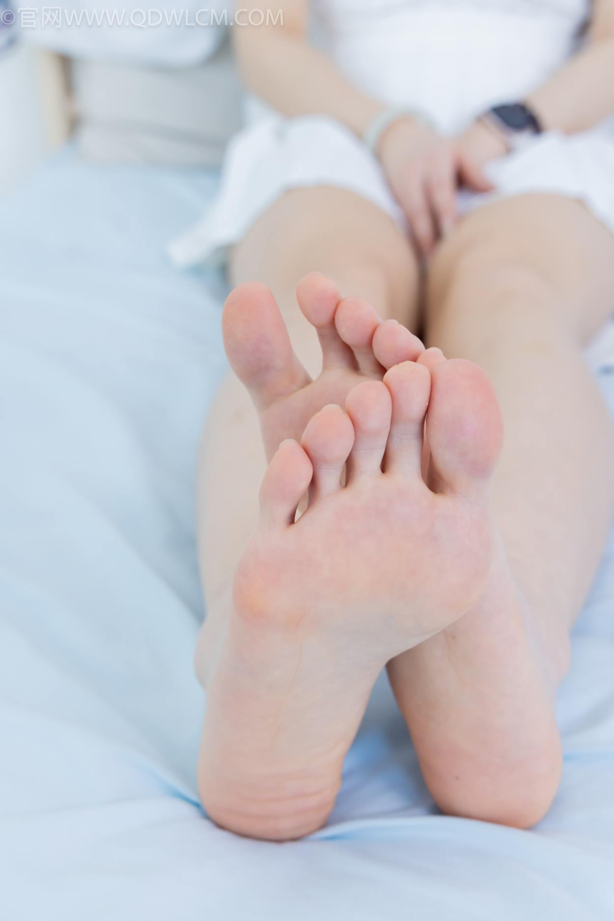 图片[117]-物恋传媒 NO.2325 嘟嘟-透明高跟鞋、高跟凉鞋、白船袜、裸足[156P] – 速更版-美库