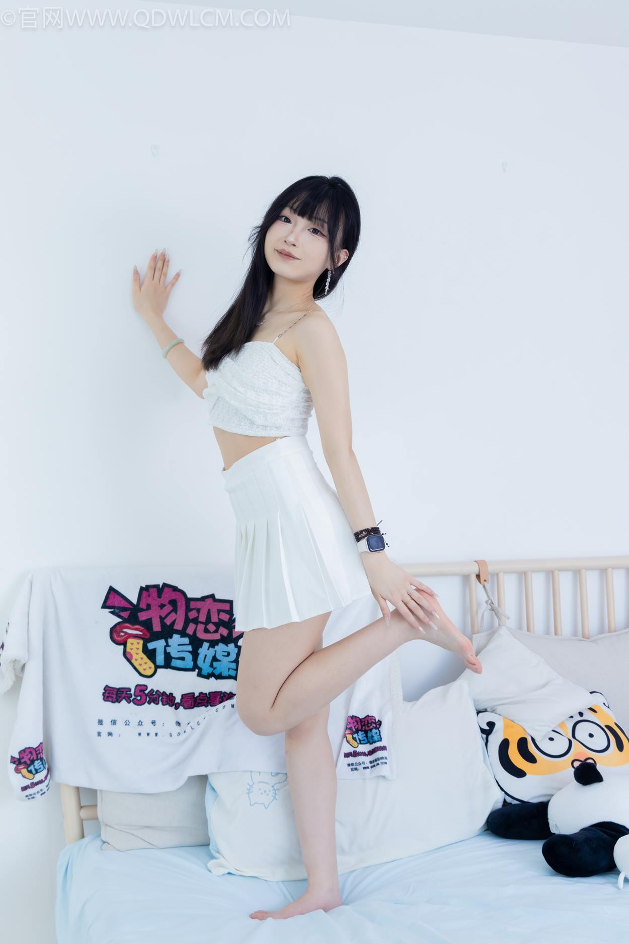 图片[123]-物恋传媒 NO.2325 嘟嘟-透明高跟鞋、高跟凉鞋、白船袜、裸足[156P] – 速更版-美库