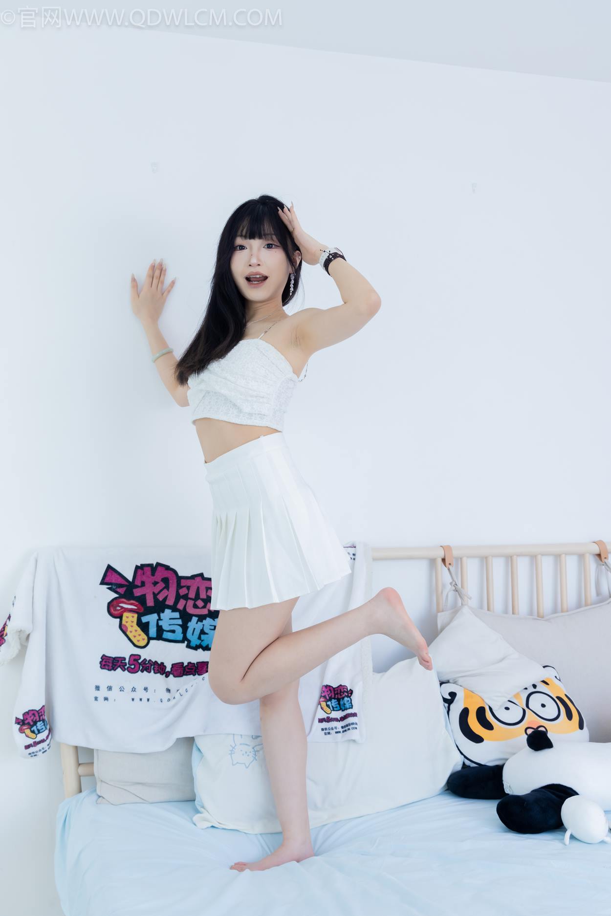 图片[124]-物恋传媒 NO.2325 嘟嘟-透明高跟鞋、高跟凉鞋、白船袜、裸足[156P] – 速更版-美库