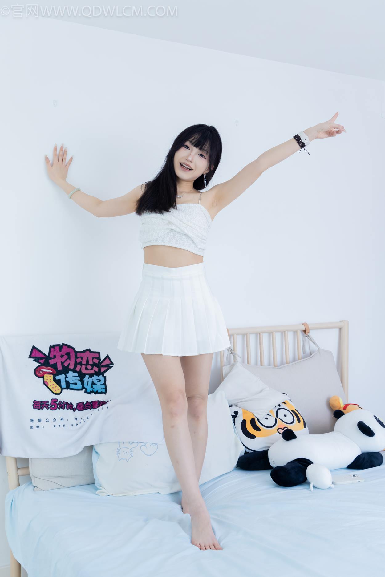 图片[126]-物恋传媒 NO.2325 嘟嘟-透明高跟鞋、高跟凉鞋、白船袜、裸足[156P] – 速更版-美库