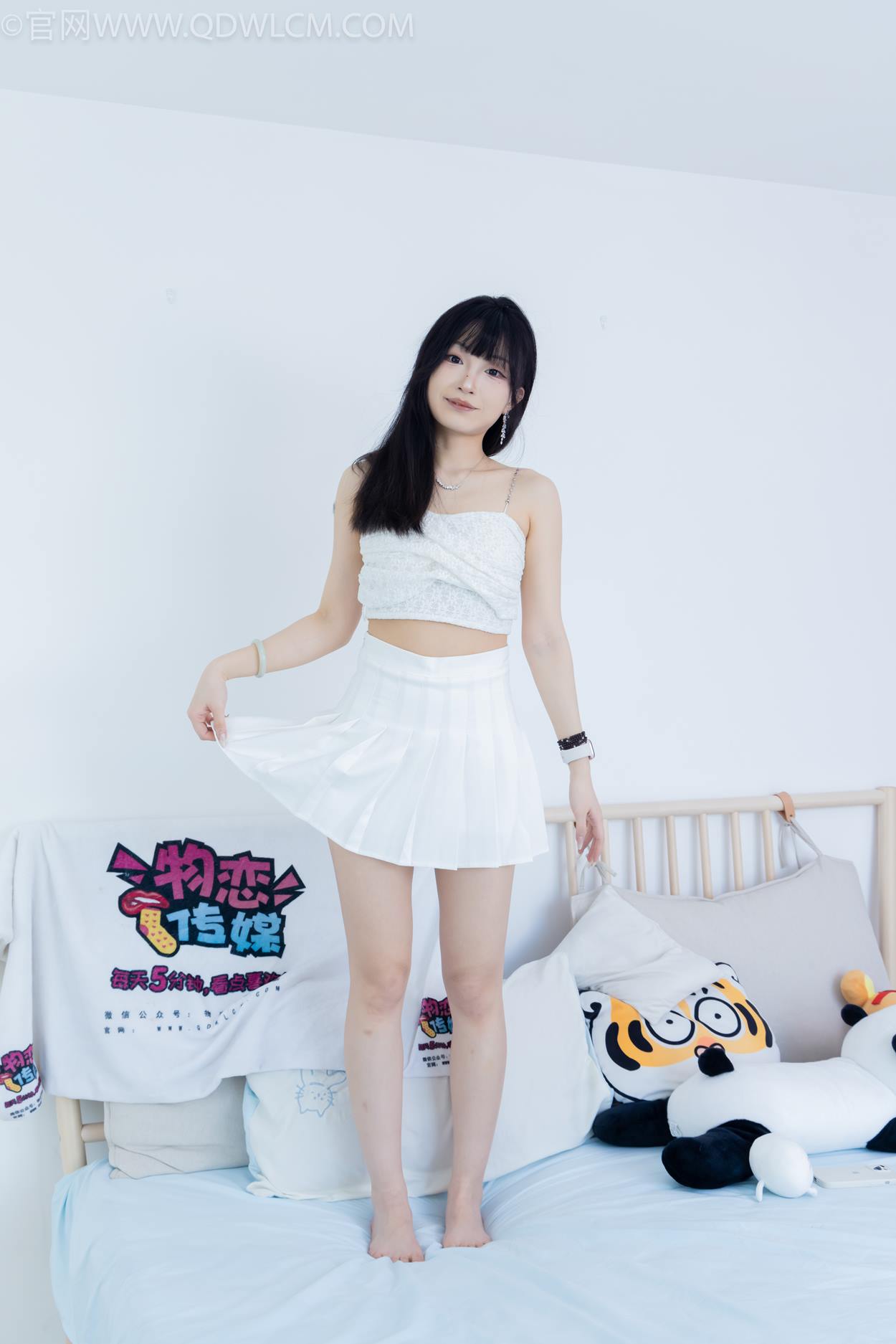 图片[127]-物恋传媒 NO.2325 嘟嘟-透明高跟鞋、高跟凉鞋、白船袜、裸足[156P] – 速更版-美库