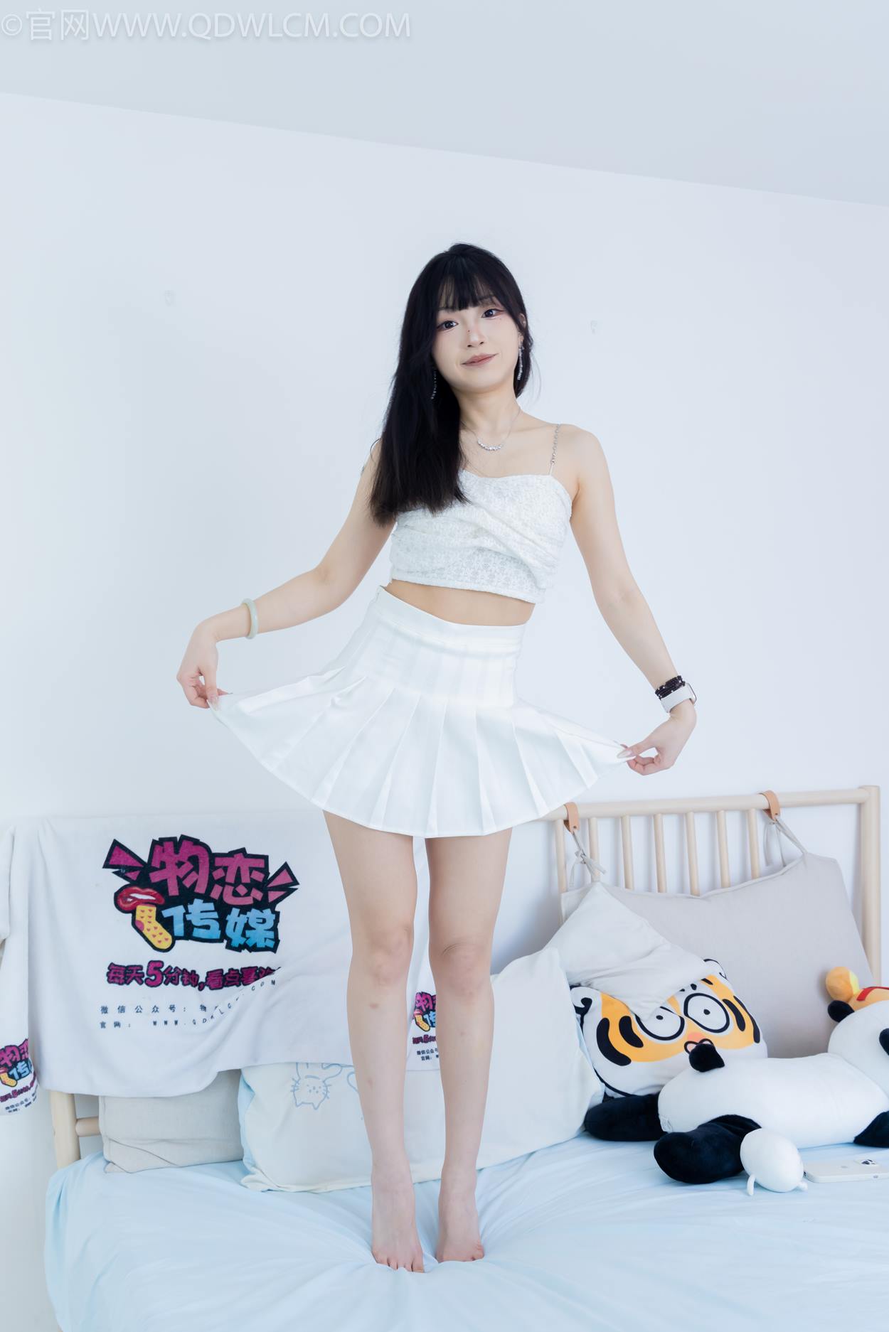 图片[128]-物恋传媒 NO.2325 嘟嘟-透明高跟鞋、高跟凉鞋、白船袜、裸足[156P] – 速更版-美库