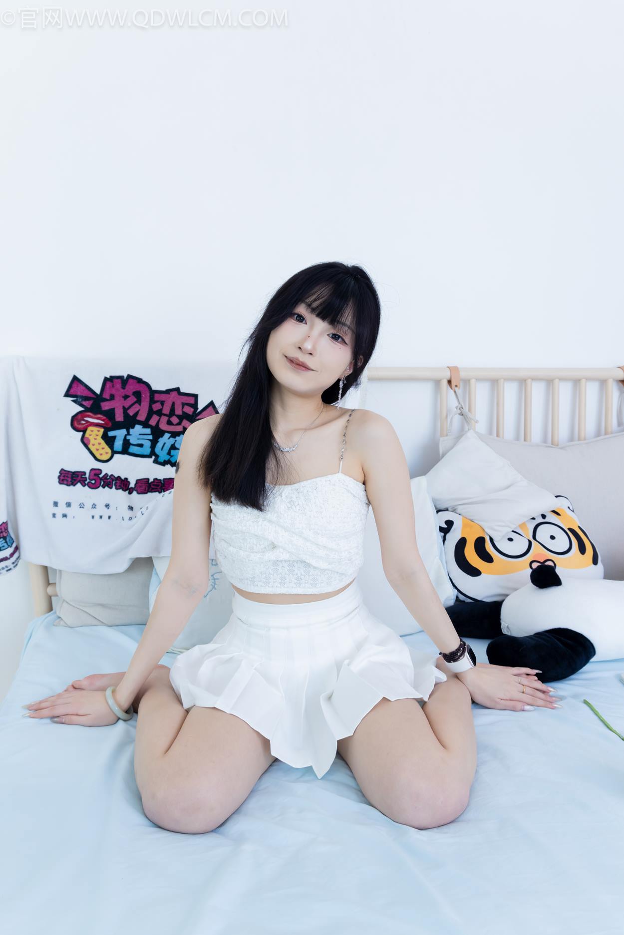 图片[145]-物恋传媒 NO.2325 嘟嘟-透明高跟鞋、高跟凉鞋、白船袜、裸足[156P] – 速更版-美库