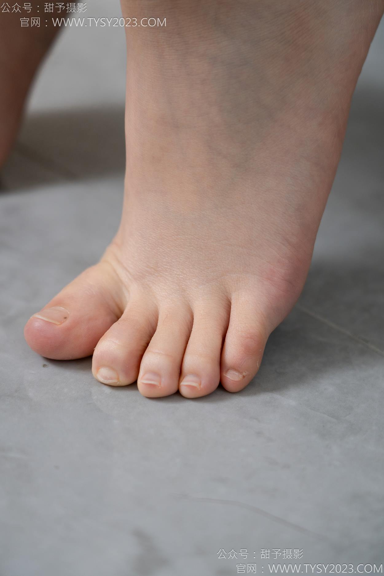 图片[10]-甜予摄影 NO.153 诺诺-凉鞋、棉袜、裸足、泡脚剪指甲剧情[102P] – 速更版-美库