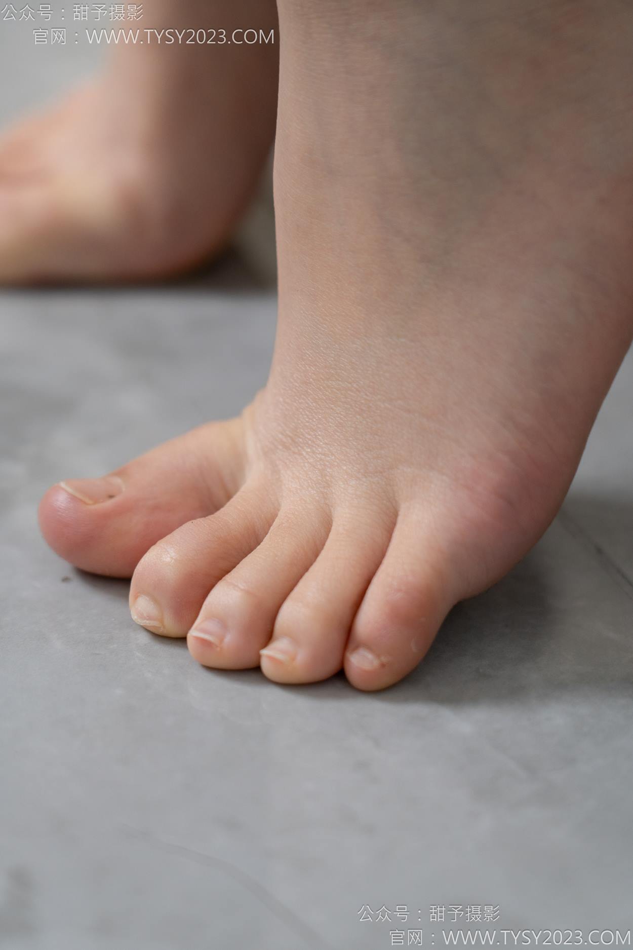 图片[45]-甜予摄影 NO.153 诺诺-凉鞋、棉袜、裸足、泡脚剪指甲剧情[102P] – 速更版-美库
