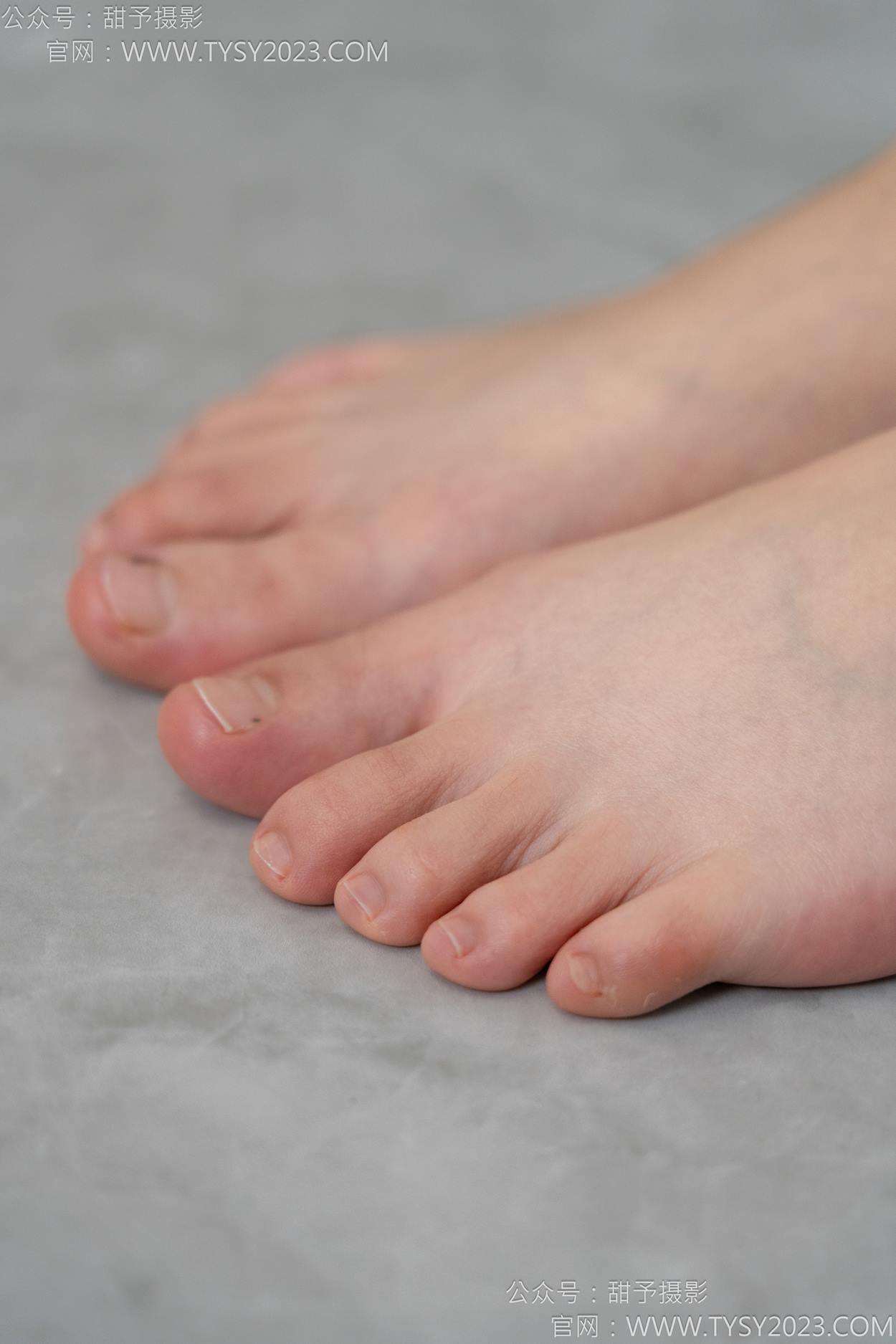 图片[53]-甜予摄影 NO.153 诺诺-凉鞋、棉袜、裸足、泡脚剪指甲剧情[102P] – 速更版-美库