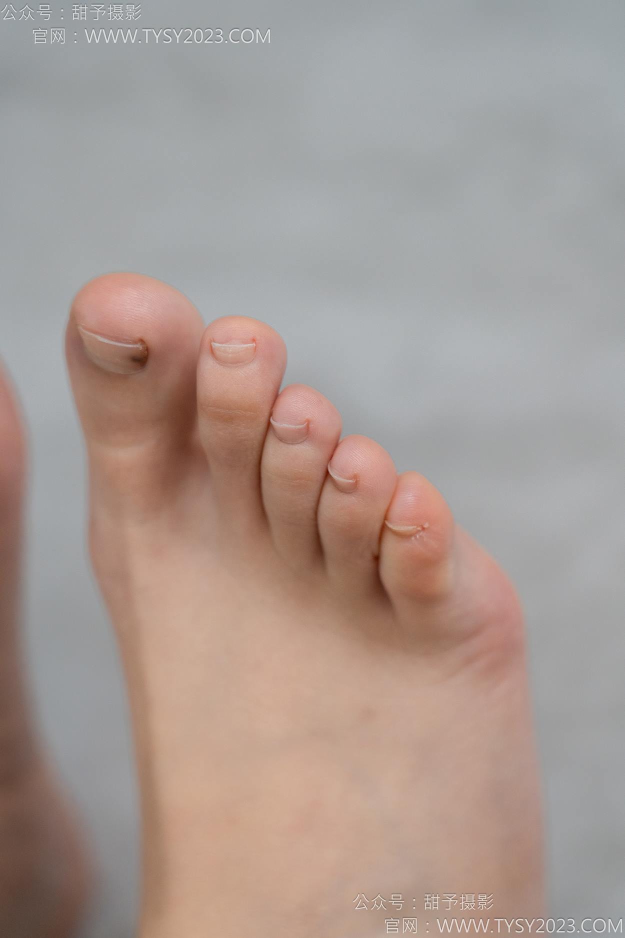 图片[67]-甜予摄影 NO.153 诺诺-凉鞋、棉袜、裸足、泡脚剪指甲剧情[102P] – 速更版-美库