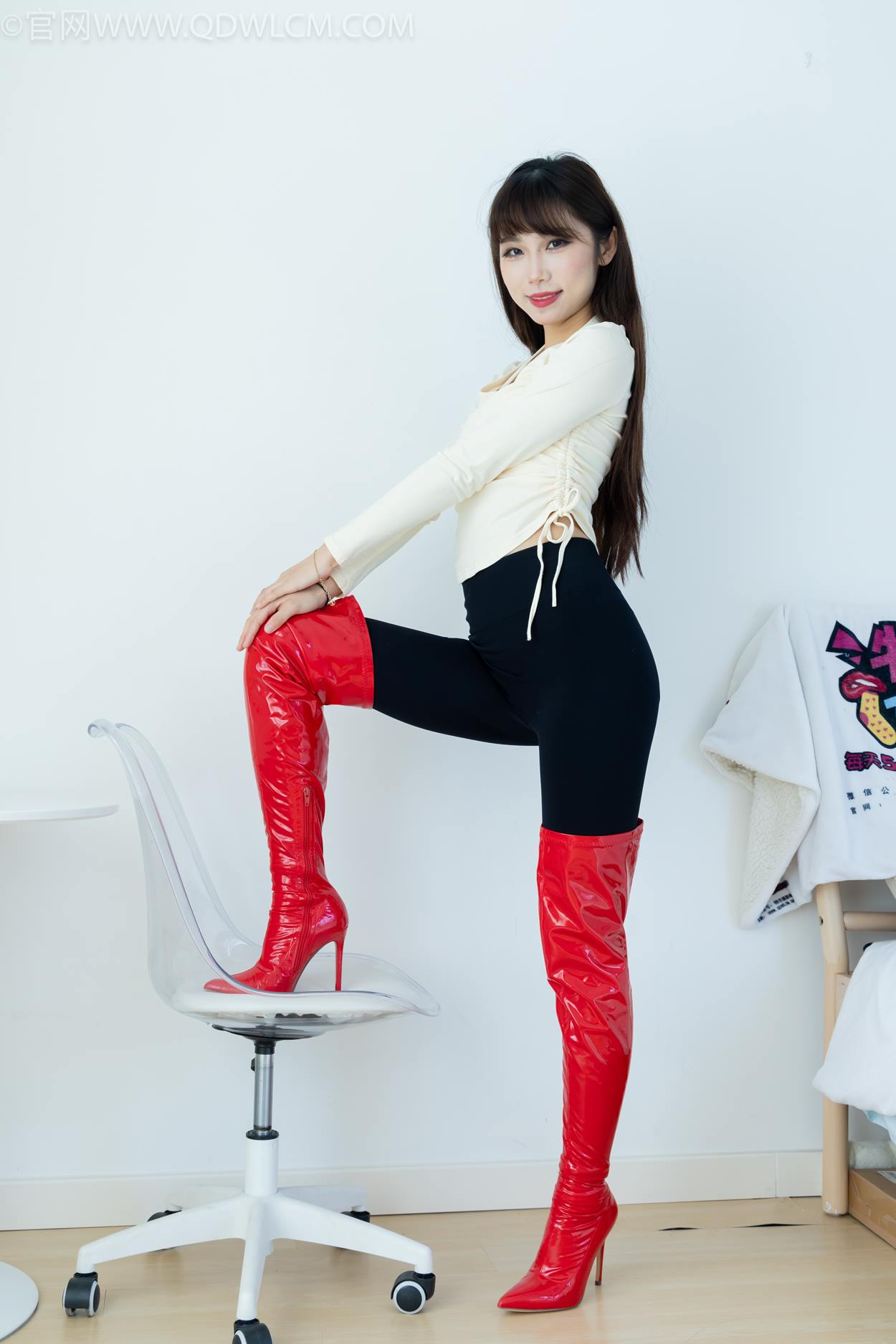 图片[10]-物恋传媒 NO.2326 泡泡-高跟长靴、白棉袜、裸足[128P] – 速更版-美库