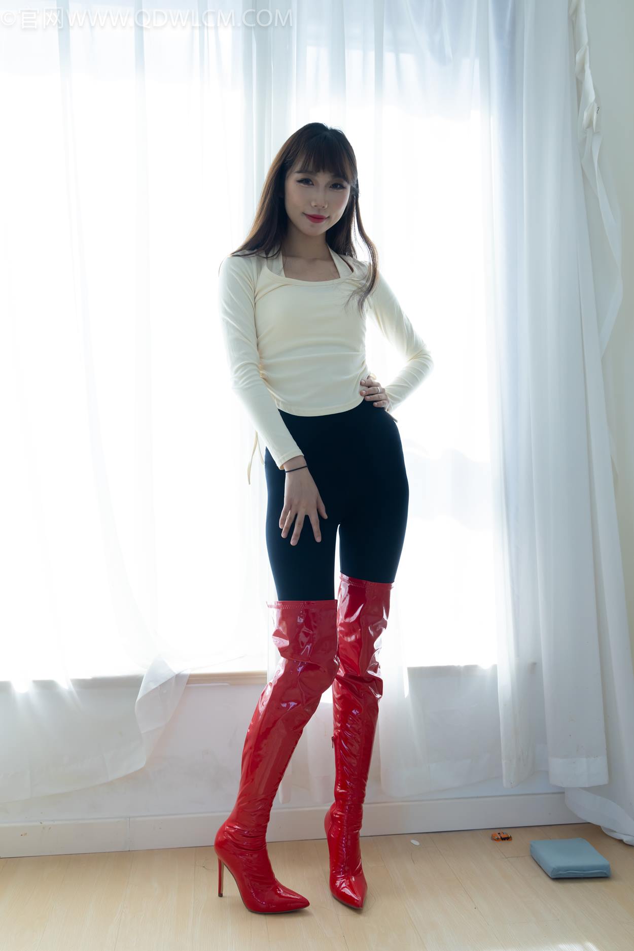 图片[36]-物恋传媒 NO.2326 泡泡-高跟长靴、白棉袜、裸足[128P] – 速更版-美库