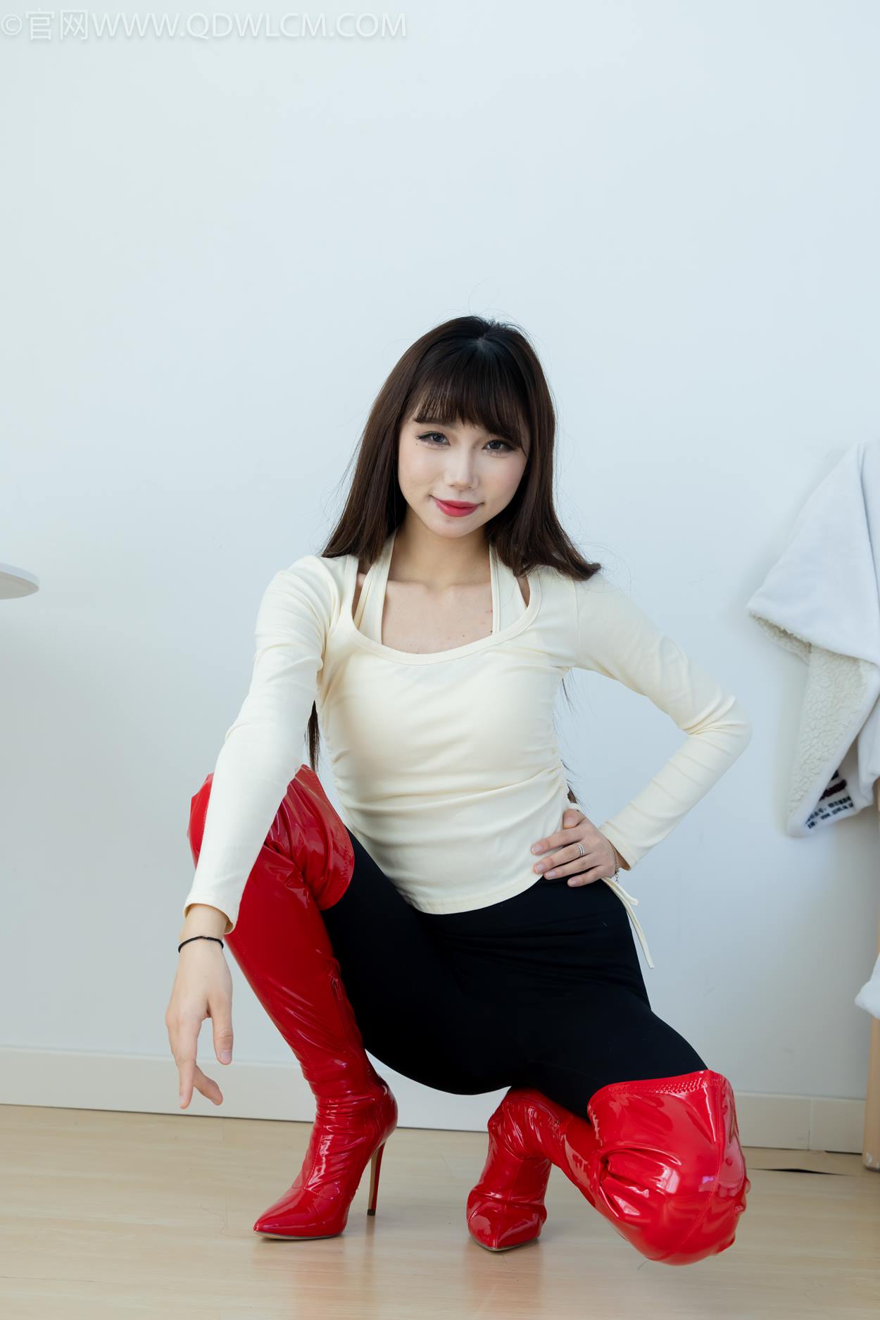 图片[42]-物恋传媒 NO.2326 泡泡-高跟长靴、白棉袜、裸足[128P] – 速更版-美库