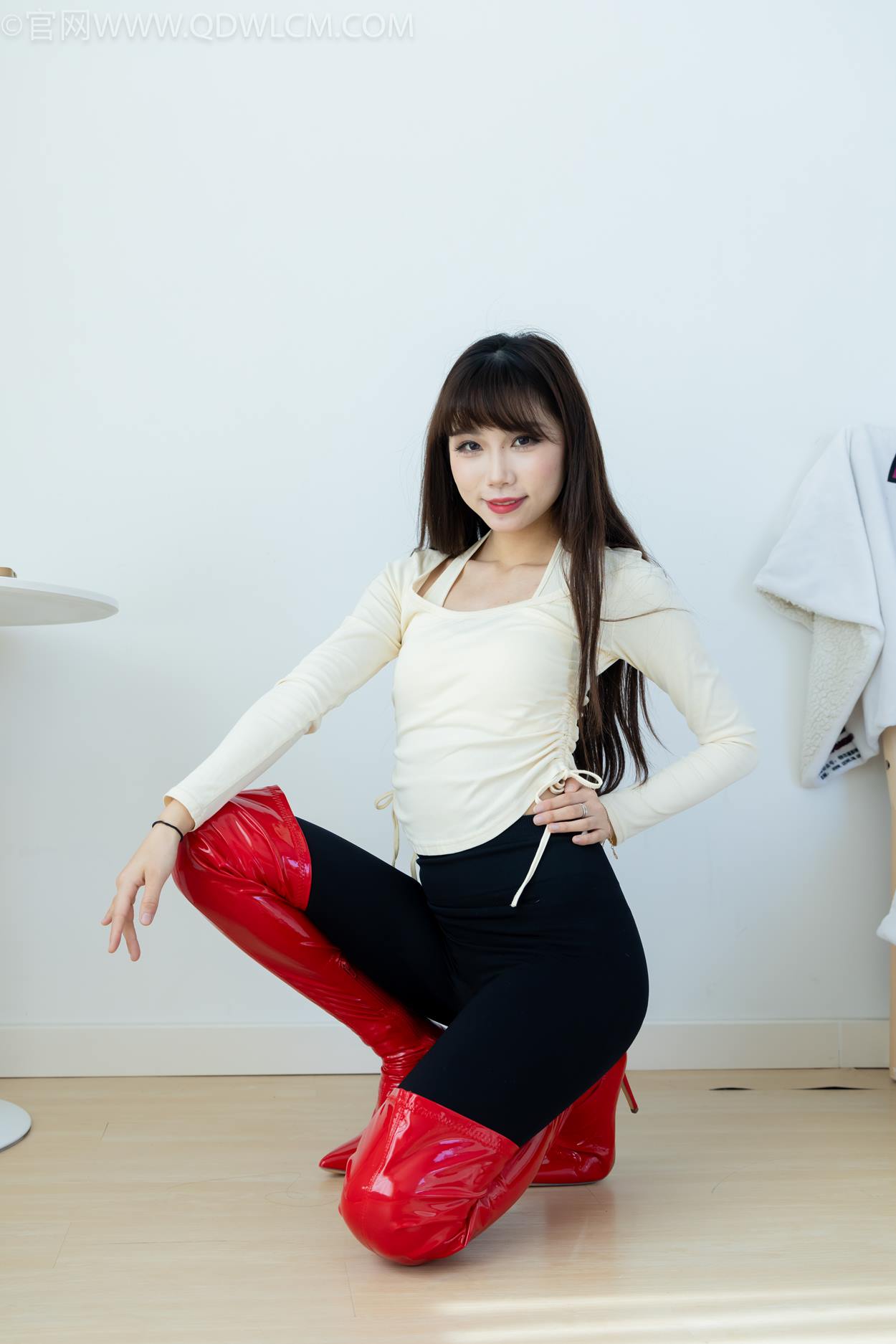 图片[43]-物恋传媒 NO.2326 泡泡-高跟长靴、白棉袜、裸足[128P] – 速更版-美库