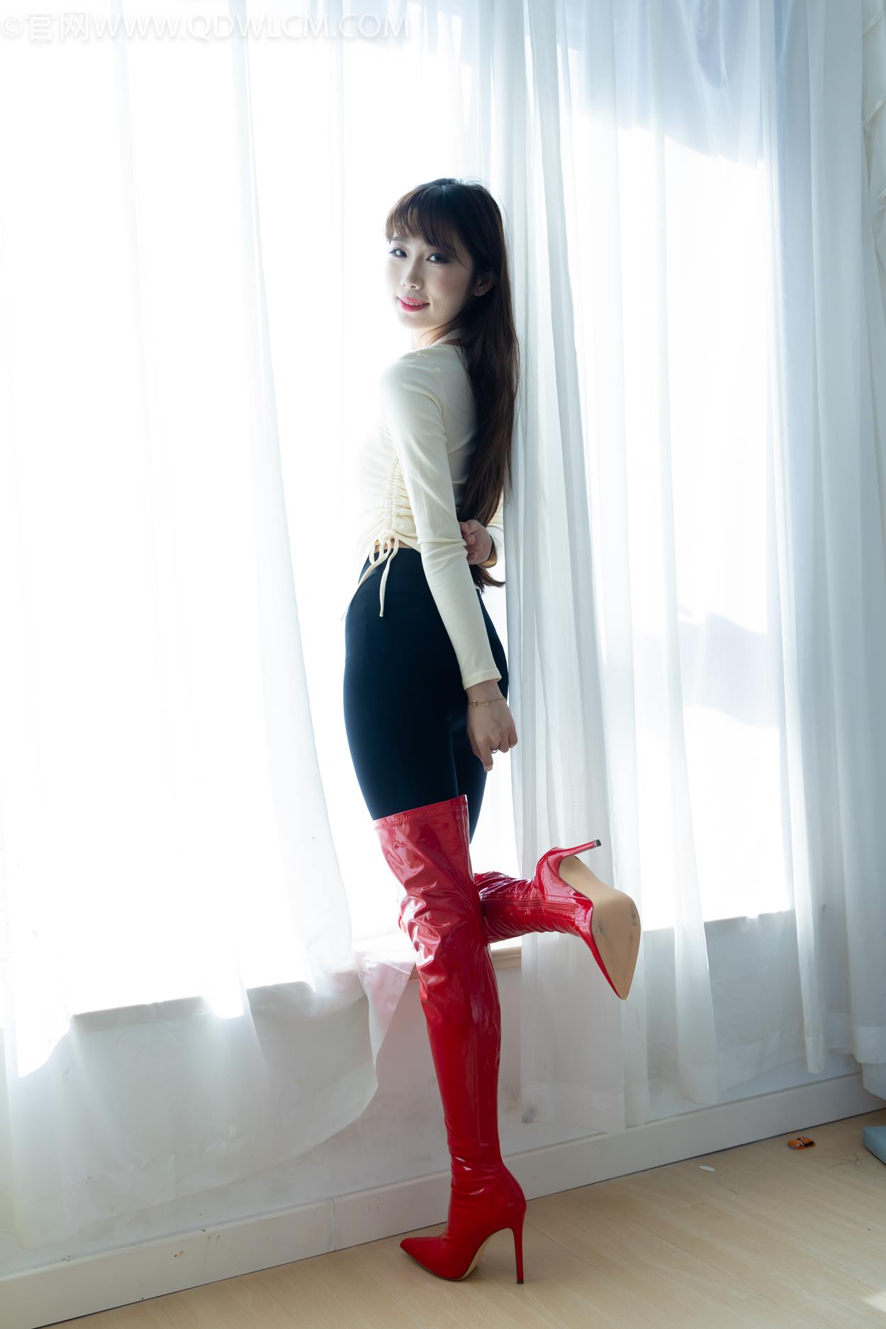 图片[44]-物恋传媒 NO.2326 泡泡-高跟长靴、白棉袜、裸足[128P] – 速更版-美库