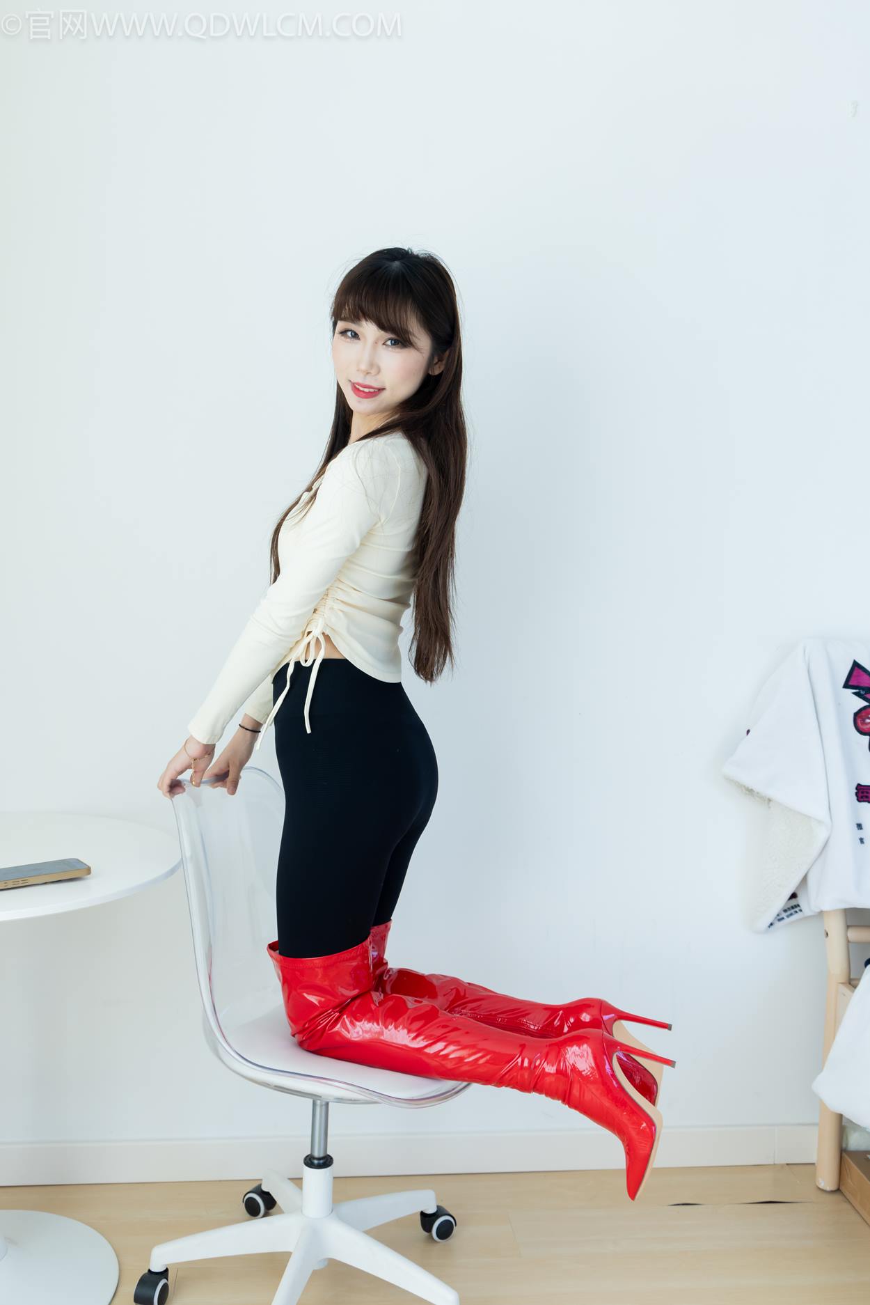 图片[62]-物恋传媒 NO.2326 泡泡-高跟长靴、白棉袜、裸足[128P] – 速更版-美库