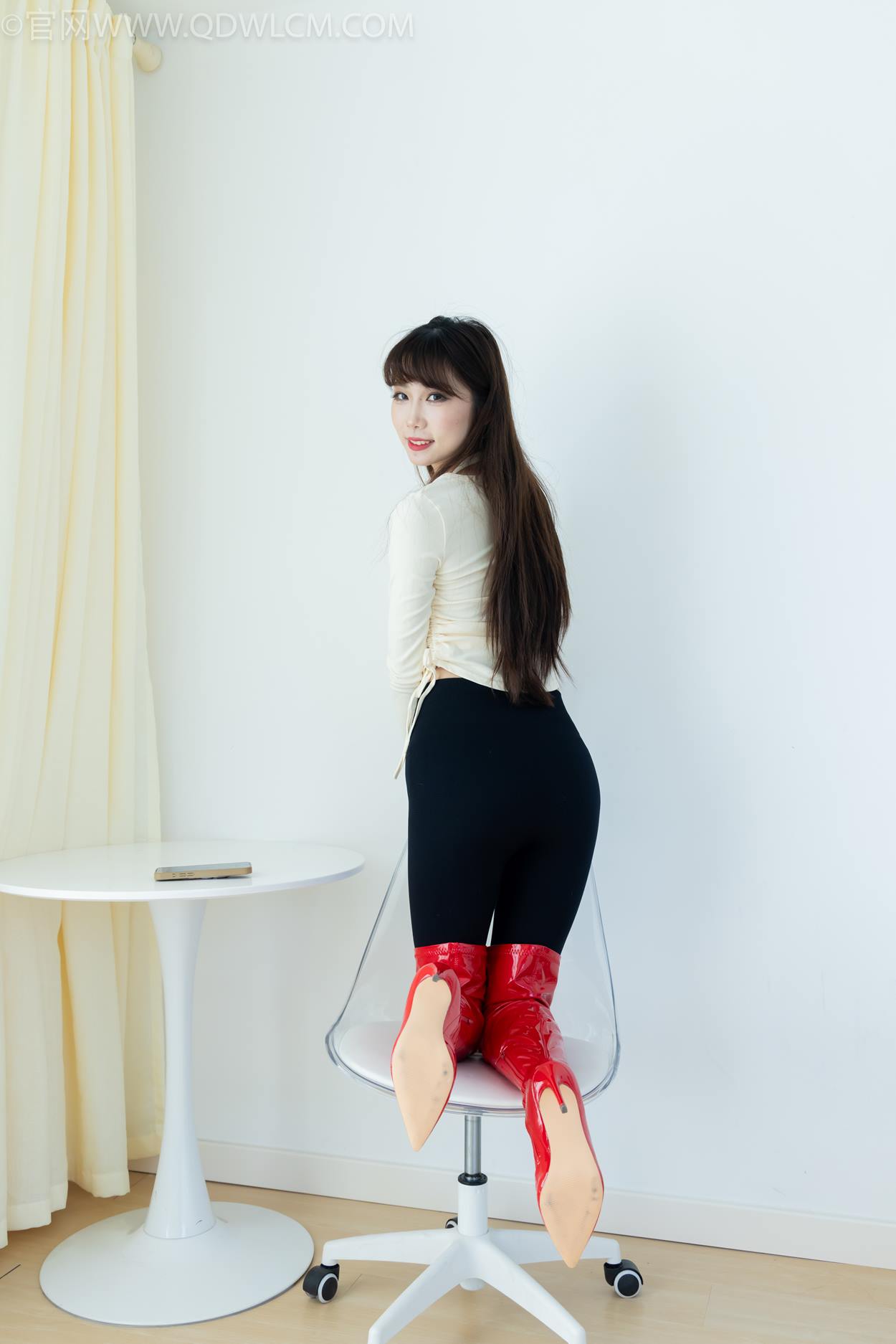 图片[73]-物恋传媒 NO.2326 泡泡-高跟长靴、白棉袜、裸足[128P] – 速更版-美库