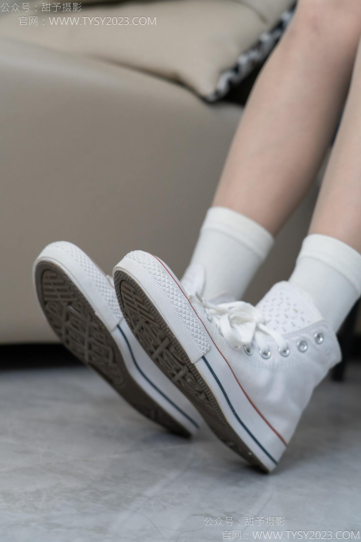 图片[17]-甜予摄影 NO.154 澜澜-帆布鞋、白棉袜、薄灰丝、跺脚抖腿剧情[97P] – 速更版-美库