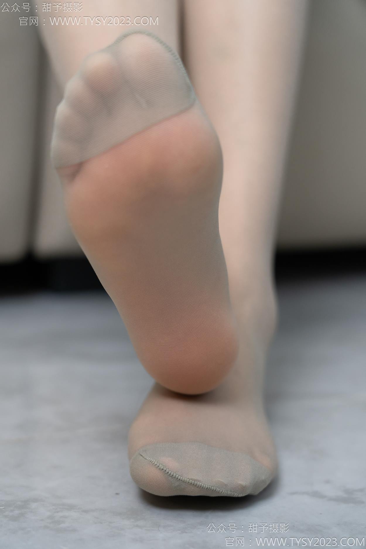 图片[38]-甜予摄影 NO.154 澜澜-帆布鞋、白棉袜、薄灰丝、跺脚抖腿剧情[97P] – 速更版-美库