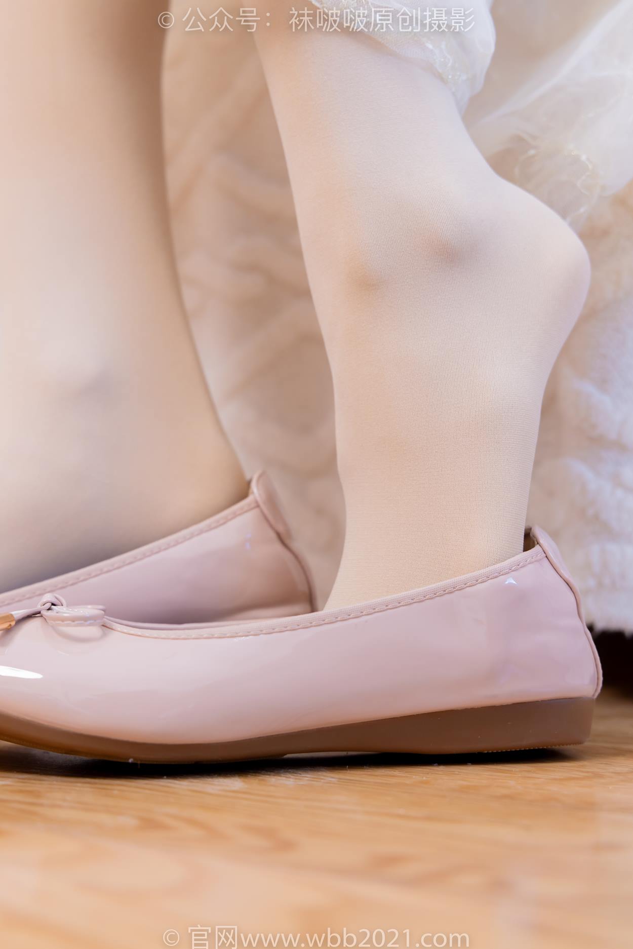 图片[18]-[BoBoSocks袜啵啵]NO.532 奶油-平底鞋、厚肉丝、瑜伽动作,皮筋绑脚老头乐挠脚剧情[116P] – 速更版-美库